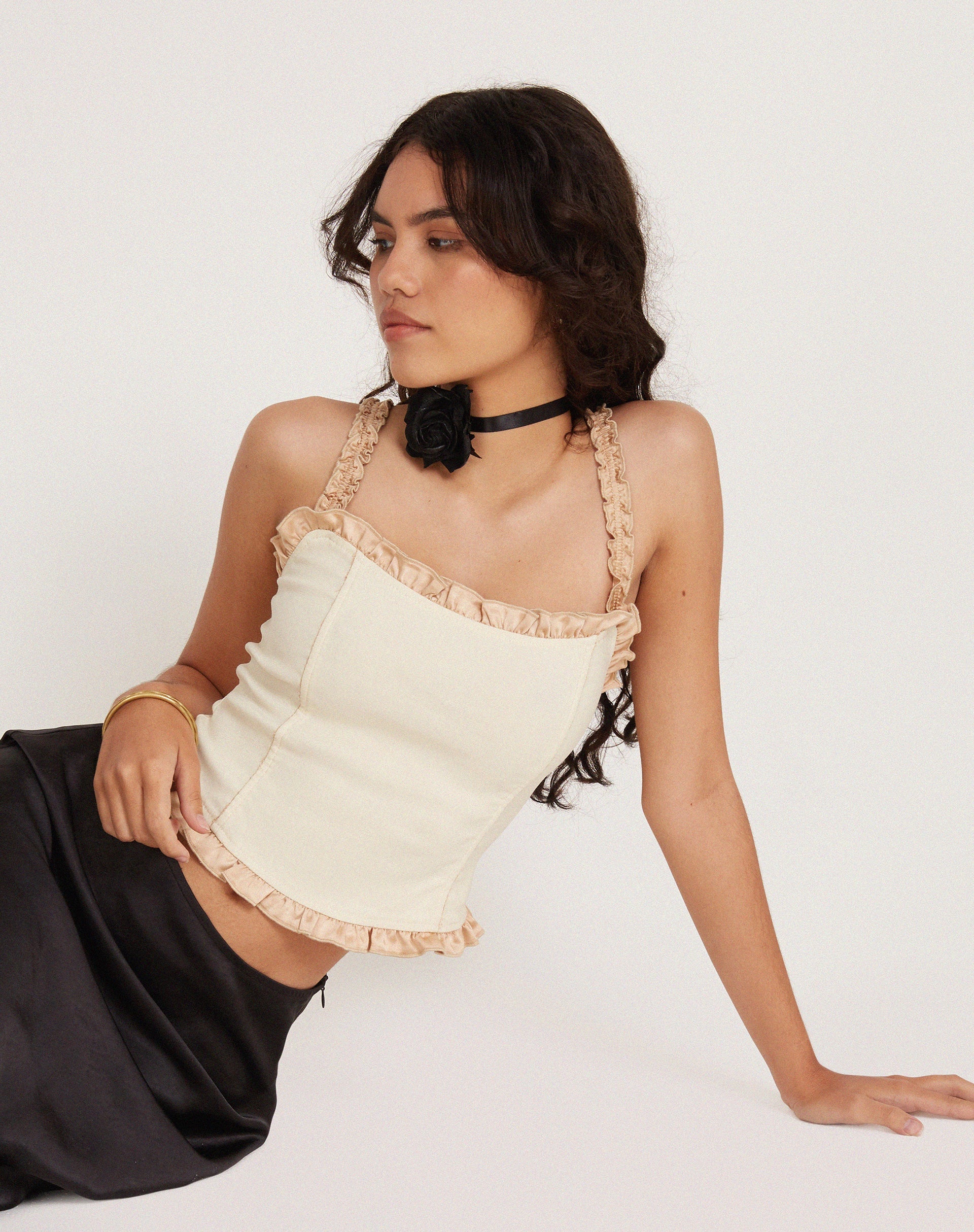 Afbeelding van Idalia Corset Top in Crème met Satijnen Ruches