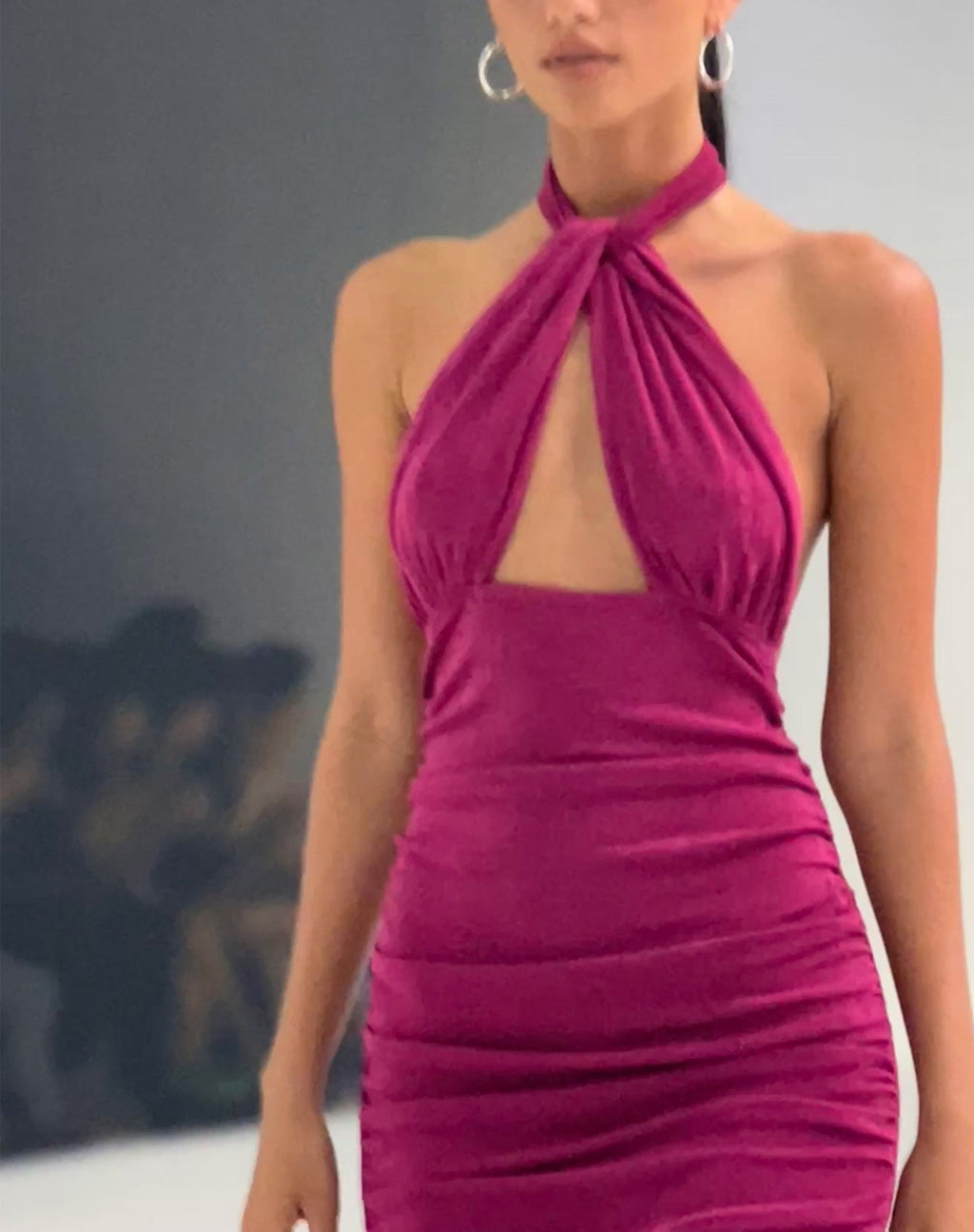 Marbella Mini jurk met halterhals in Magenta paars
