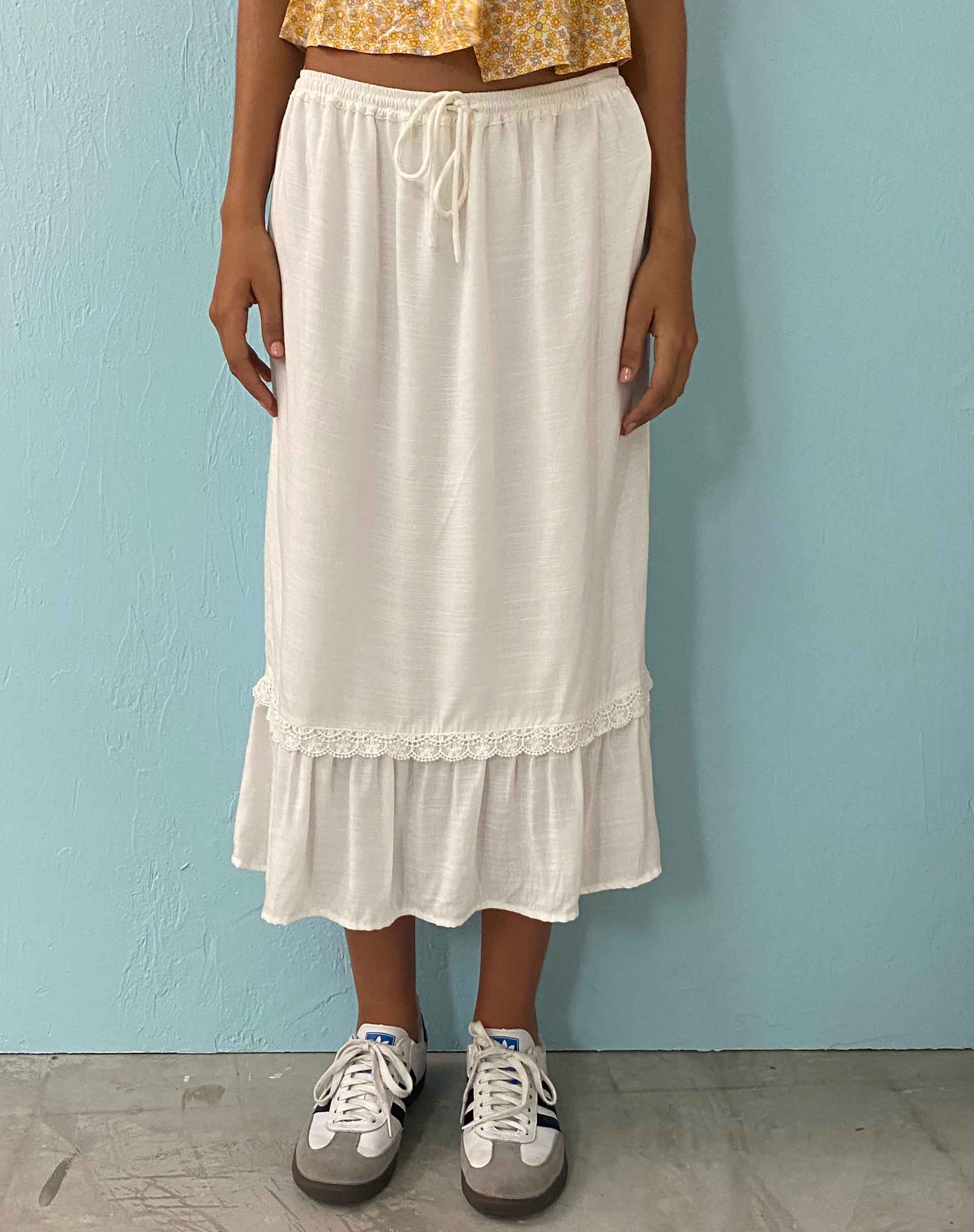 Afbeelding van Kokies Frill Hem Midi Rok in Wit