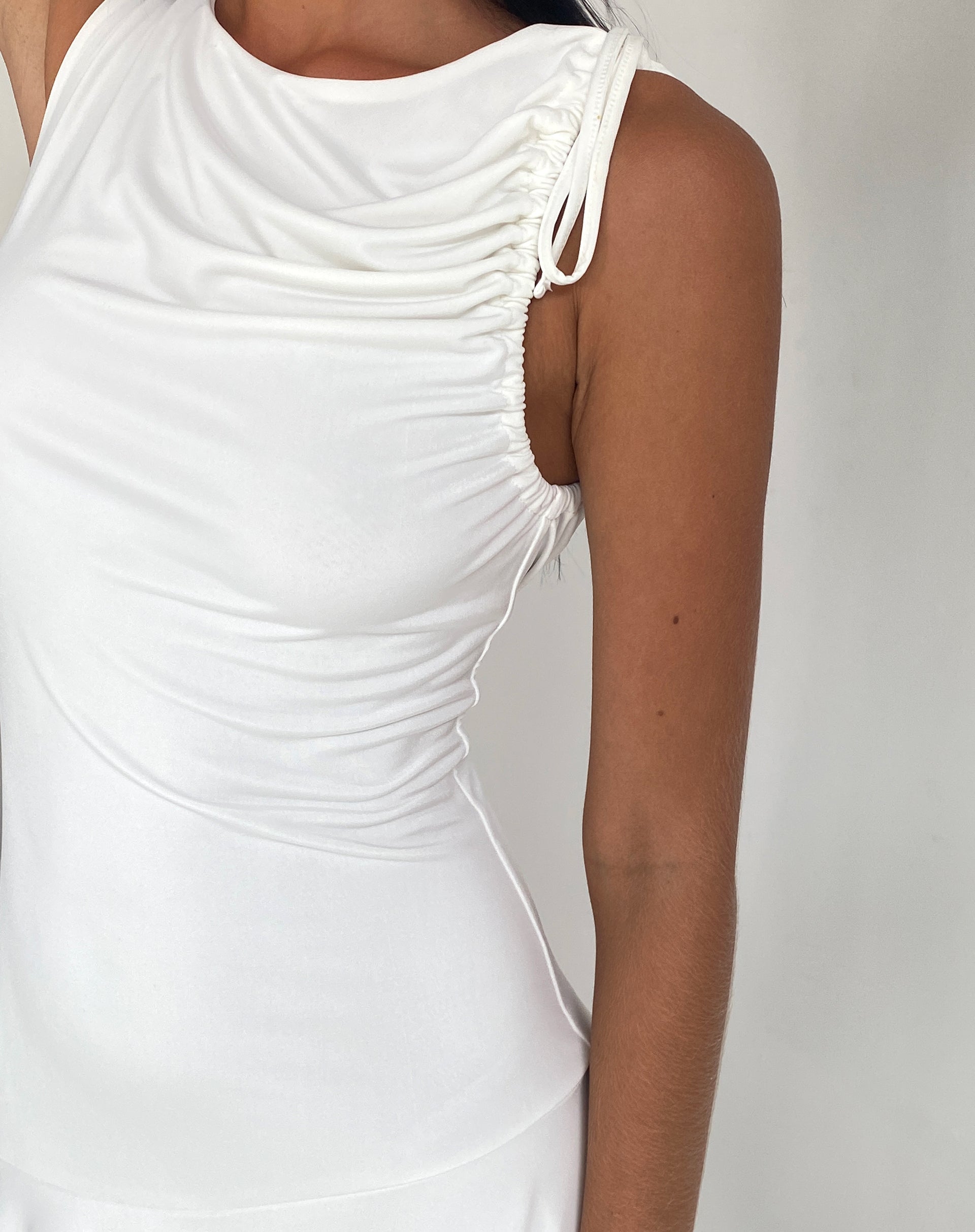 Afbeelding van Chaya Mini Jurk met Watervalzoom in Slinky Ivoor