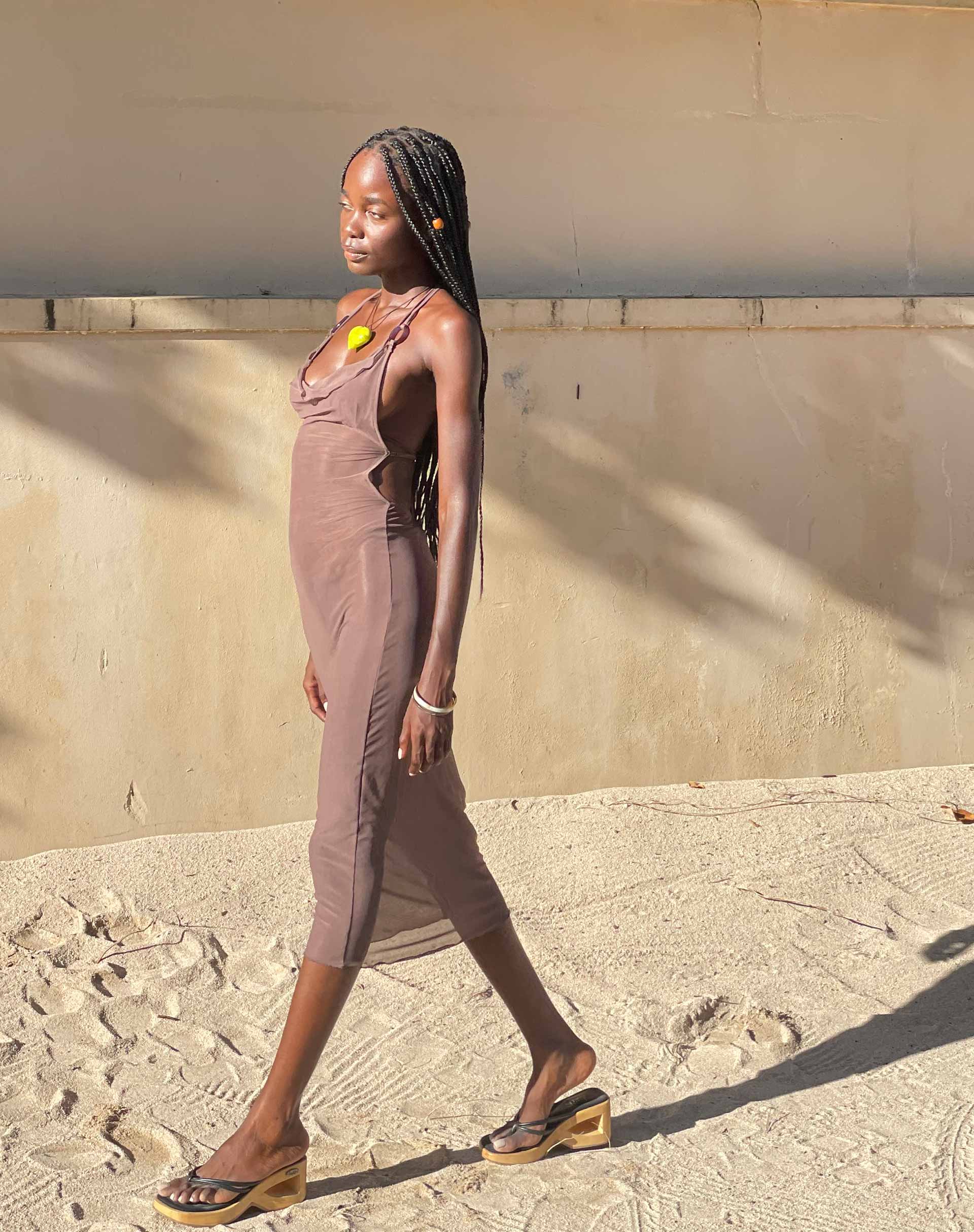 Afbeelding van Maysa Midi Dress in Mesh Coffee