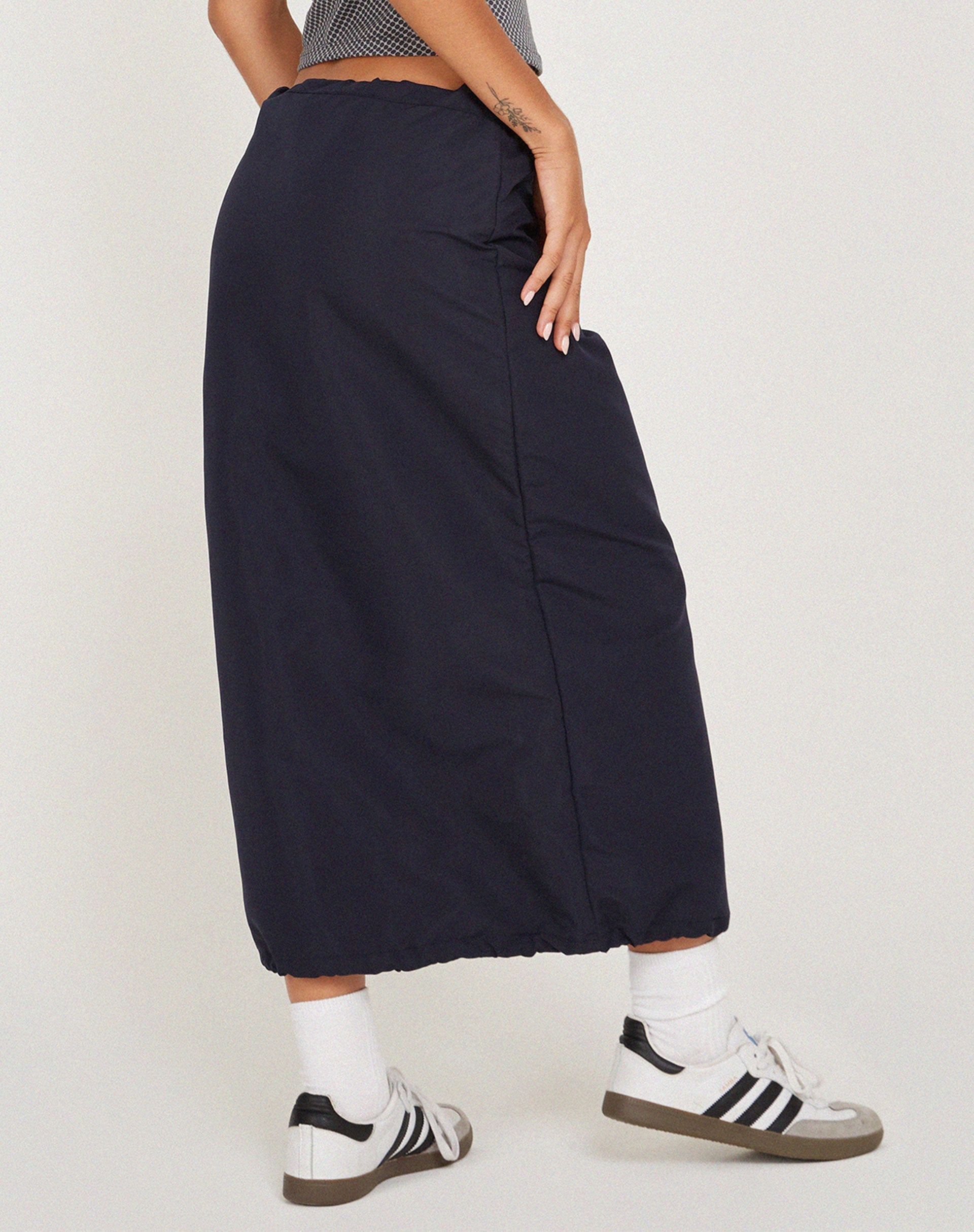 Afbeelding van Kasao Midi Cargo Rok in Navy