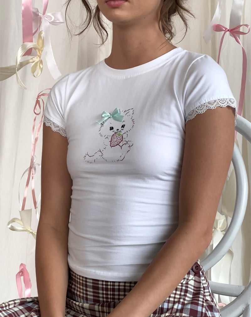 Izzy T-shirt in wit met aardbeienprint op kat