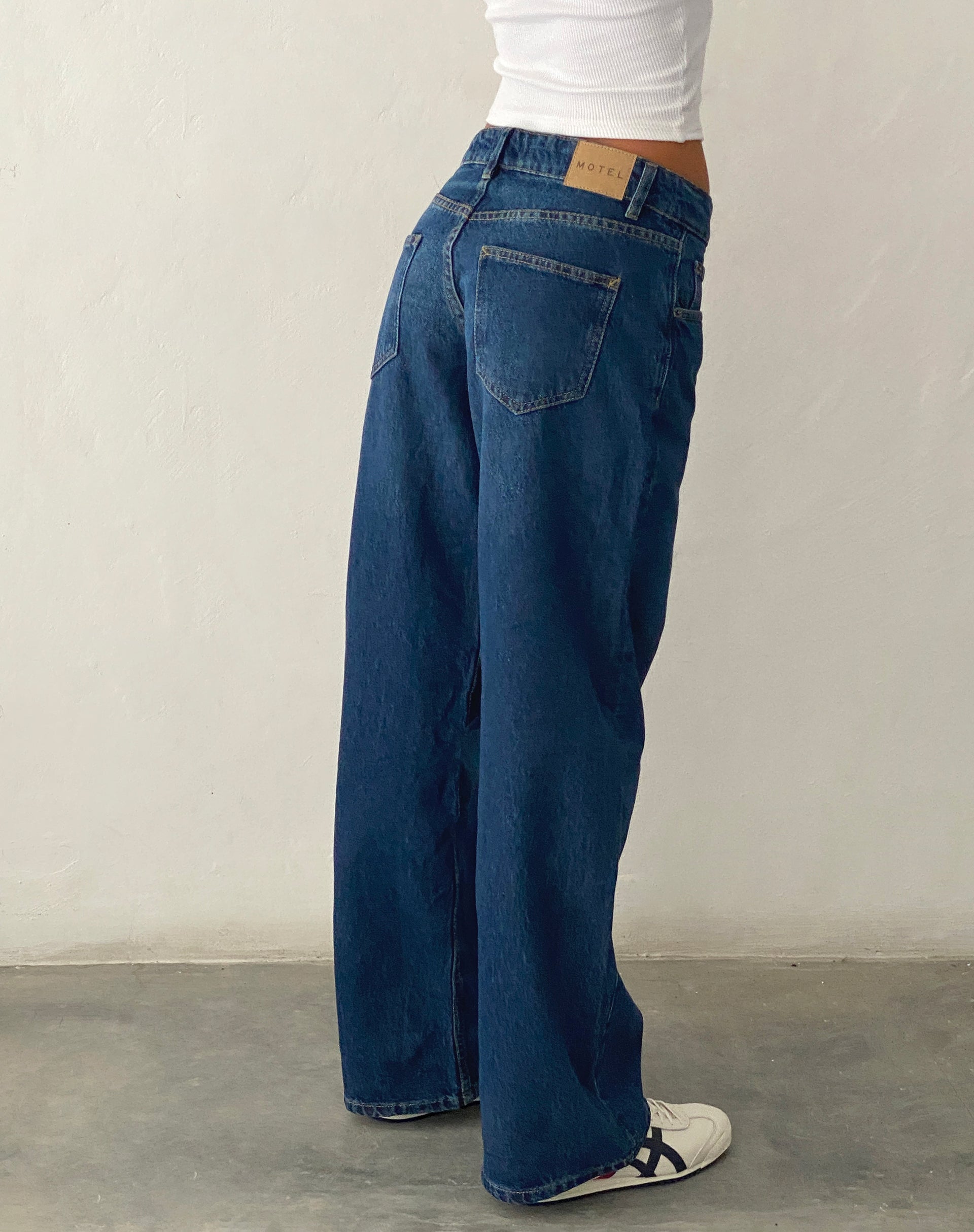 Afbeelding van Low Rise Parallel Jeans in Mid Blue Used