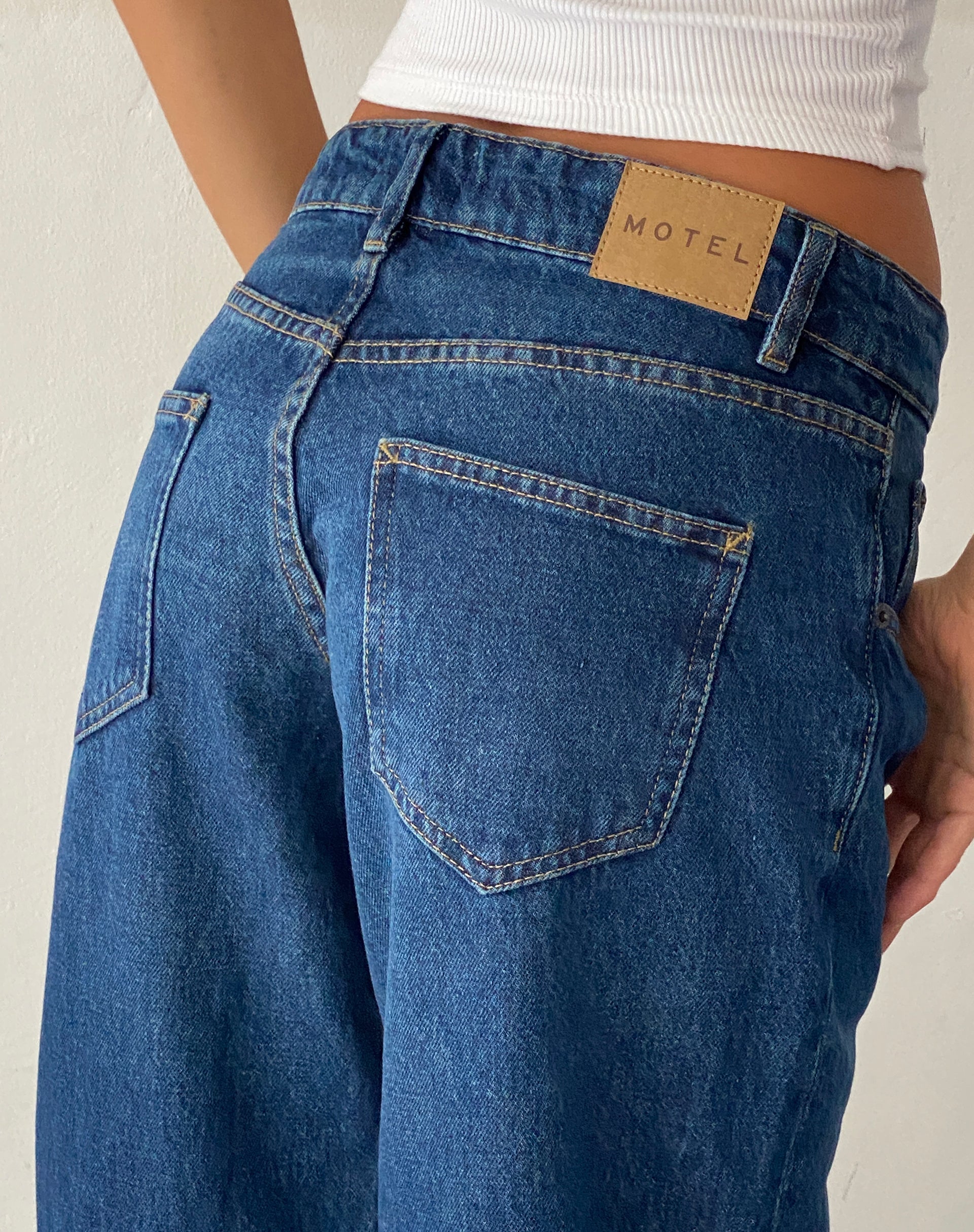 Afbeelding van Low Rise Parallel Jeans in Mid Blue Used