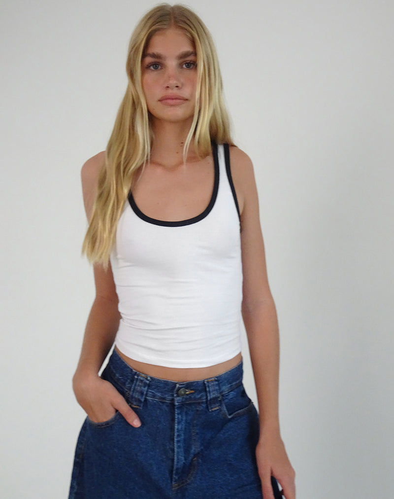 Afbeelding van Jastiya Vest Top in Wit met Zwarte Binding