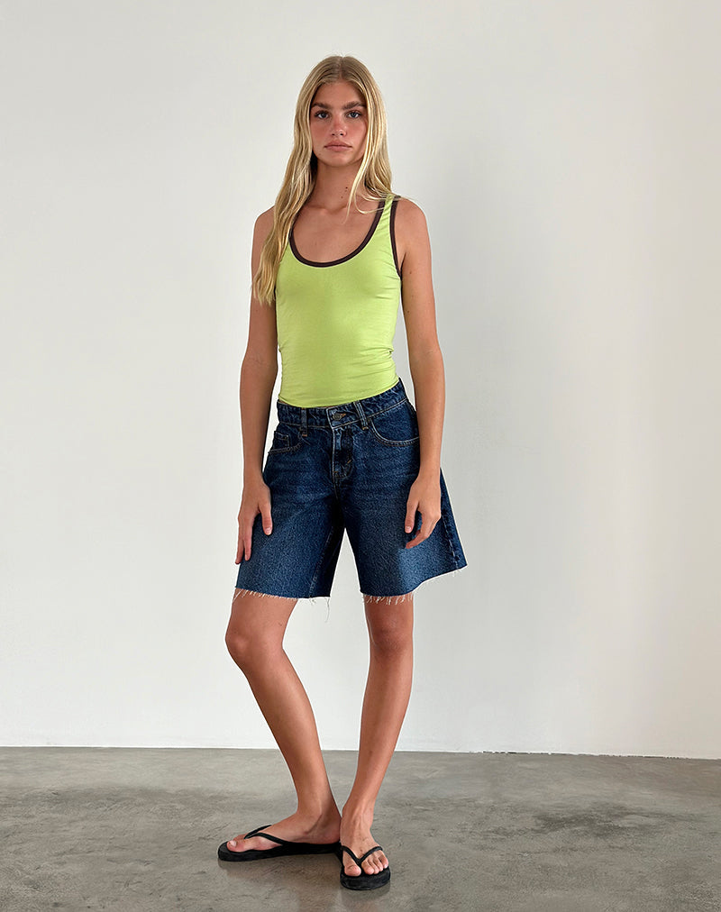 Jastiya top in Green Banana met diepe mahoniebinding