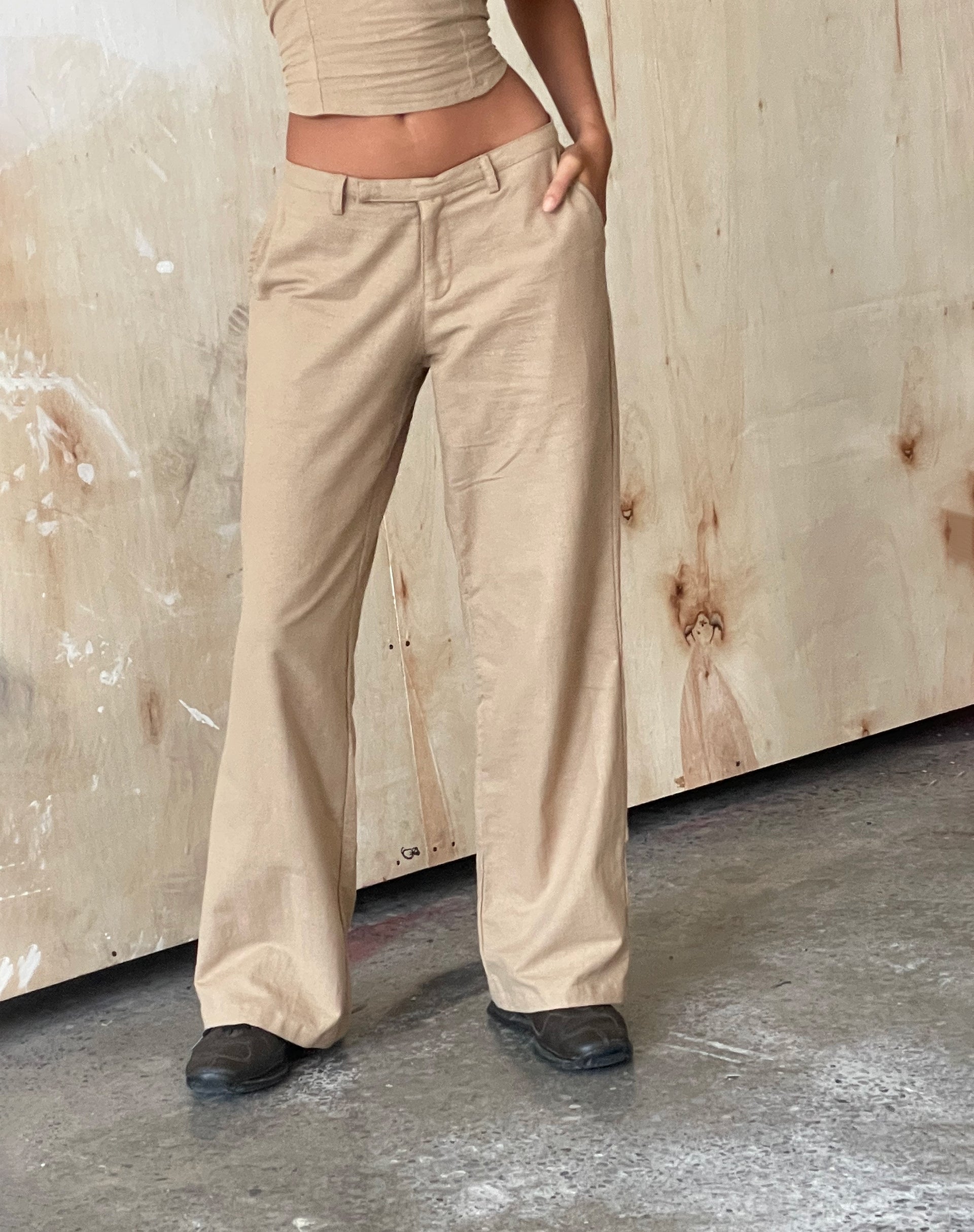 Afbeelding van MOTEL X JACQUIE Jawi broek in licht taupe