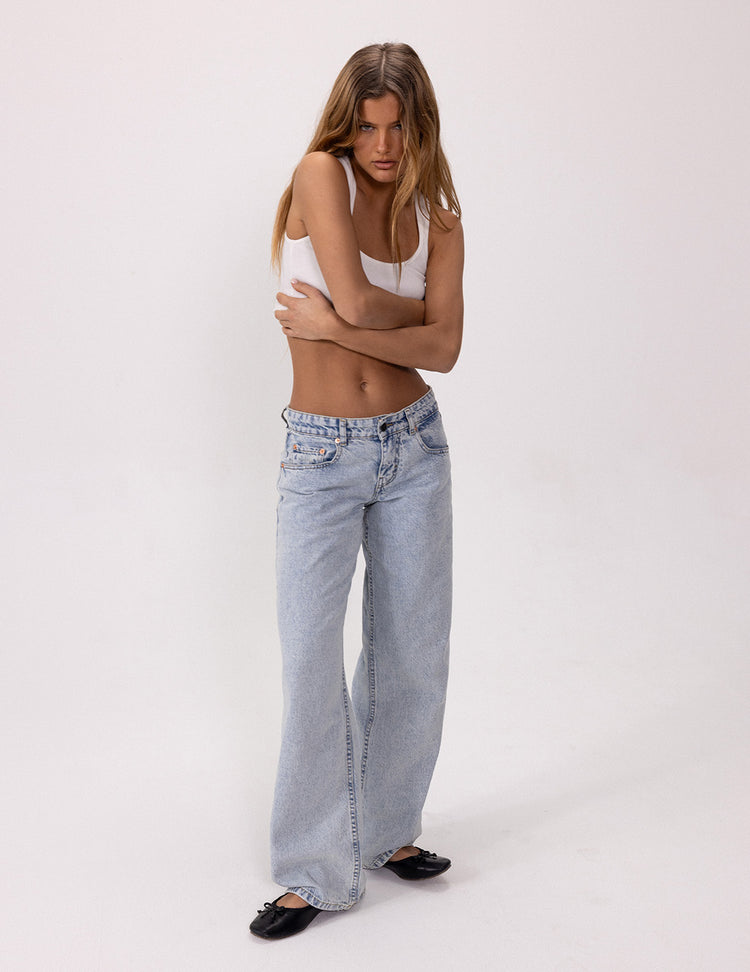 WINKELEN IN JEANS