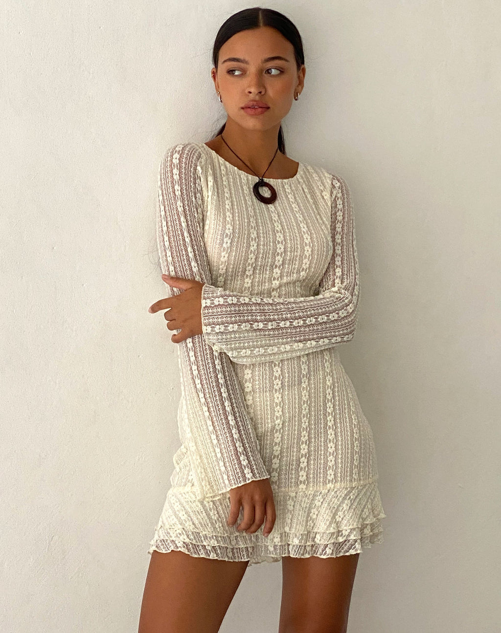 Jeilani Open Rug Kanten Mini Jurk in Crème