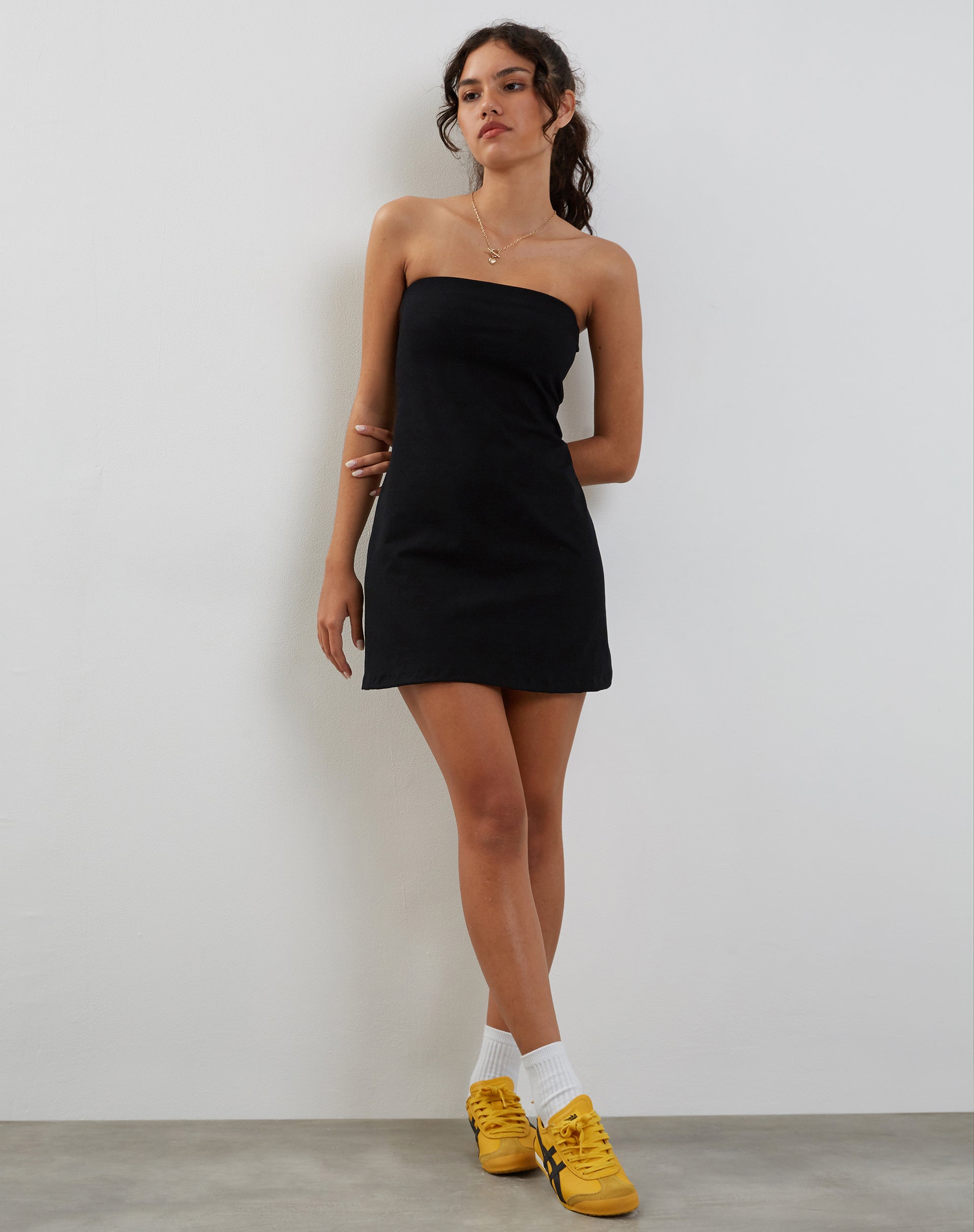 Afbeelding van Jeriah Bandeau Mini Jurk in Zwart