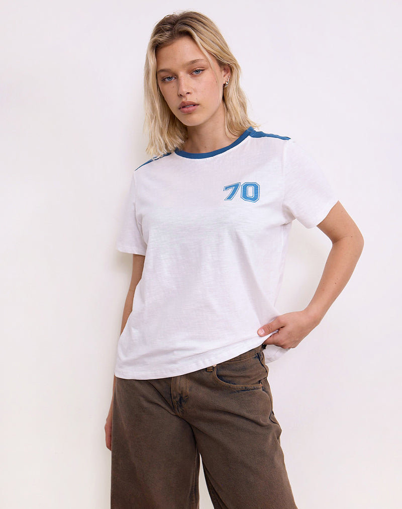 Afbeelding van Jihan Top in Off White met mediterraan blauw biesje
