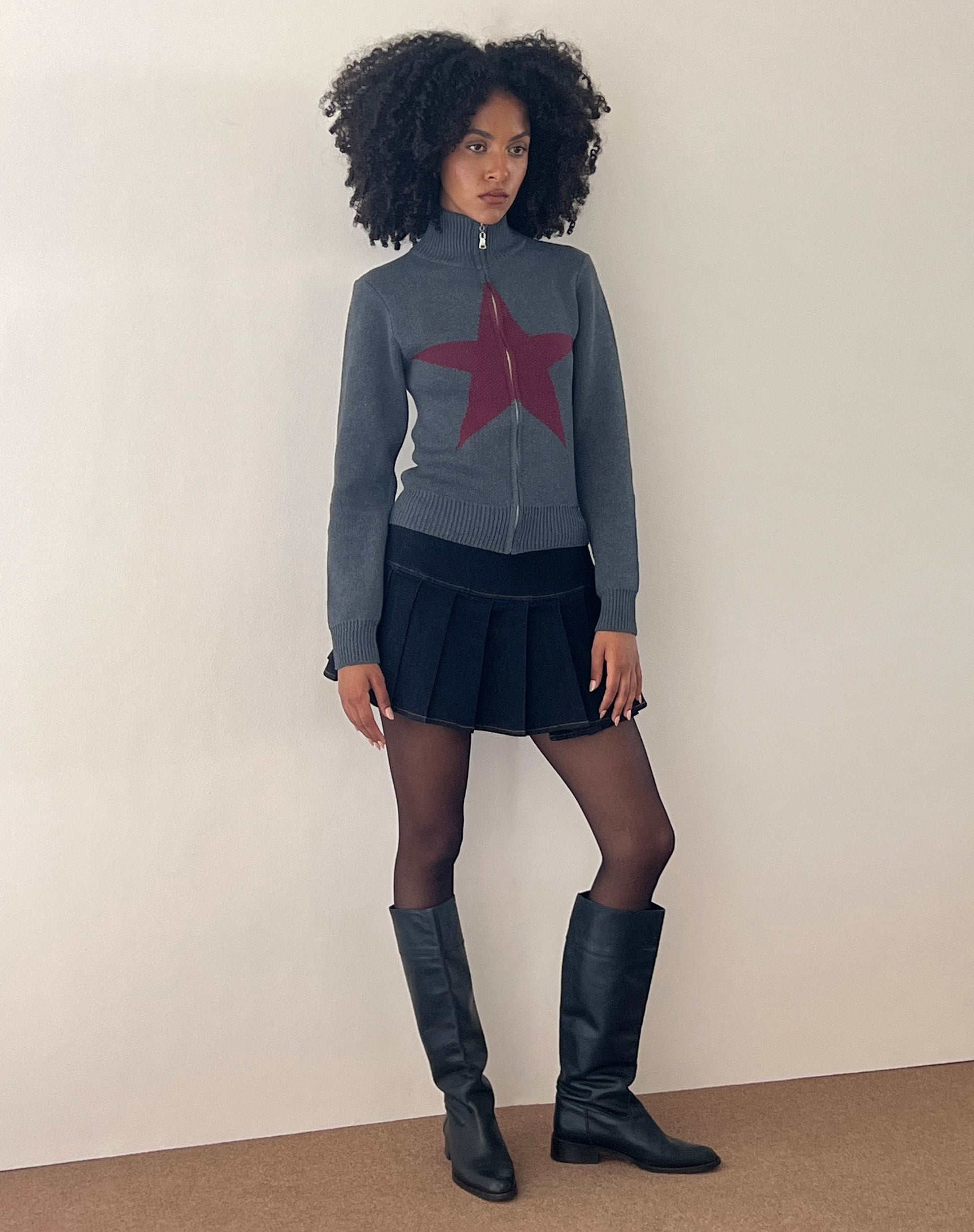 Afbeelding van Jimena Zip Through Vest in Grijs met Bourgondisch Sterrenmotief