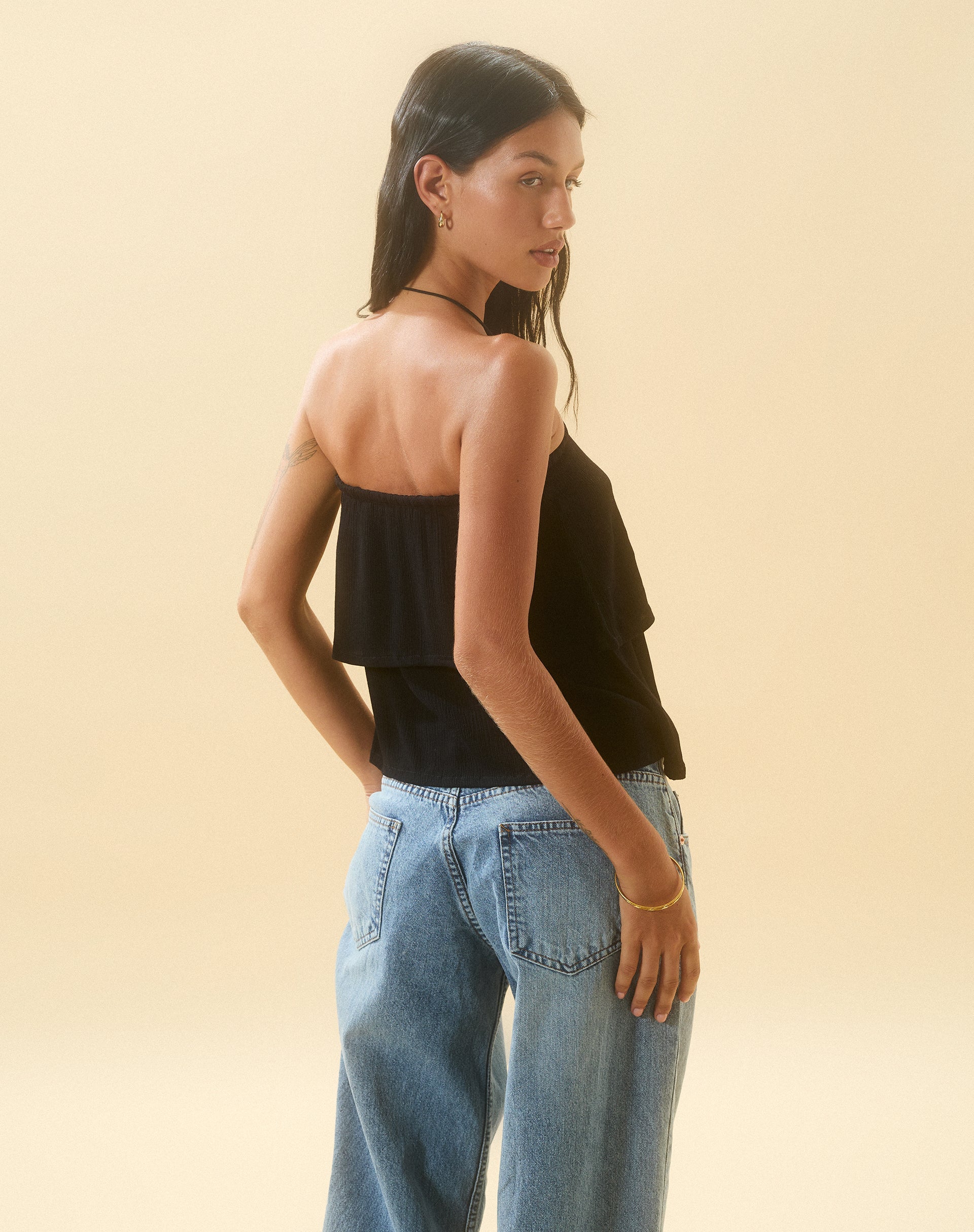 Afbeelding van Jimin Laag Bandeau Top in Crinkle Black