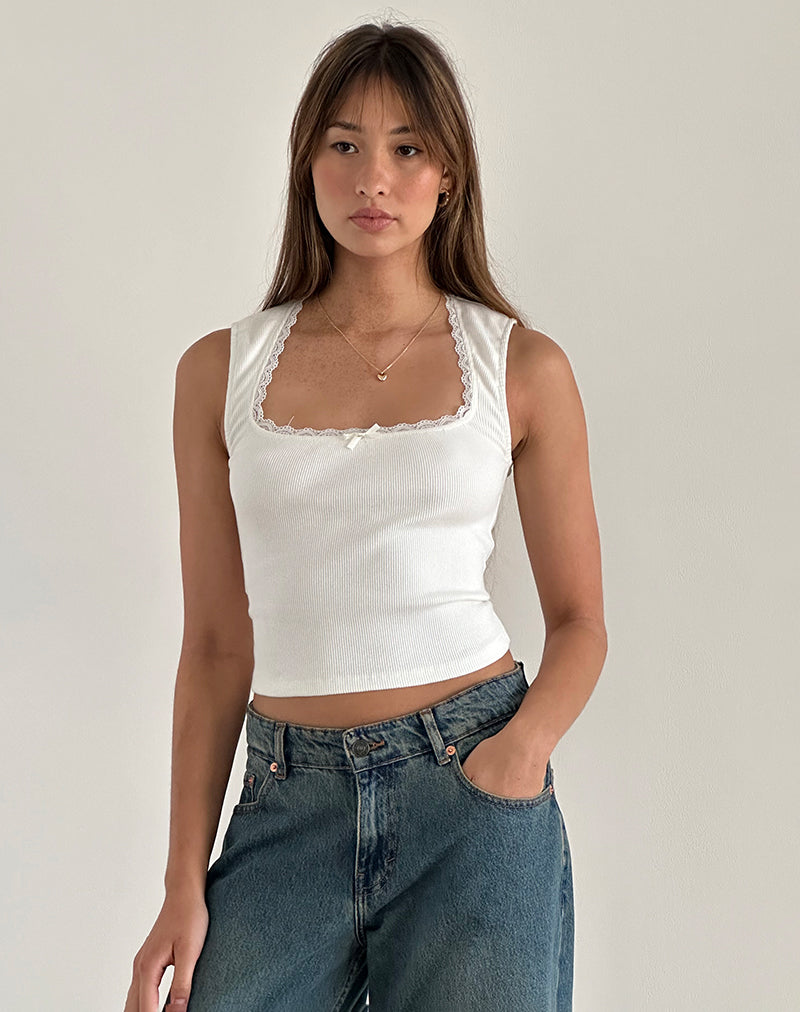 Jinila Top in Off White met strik en kanten randje