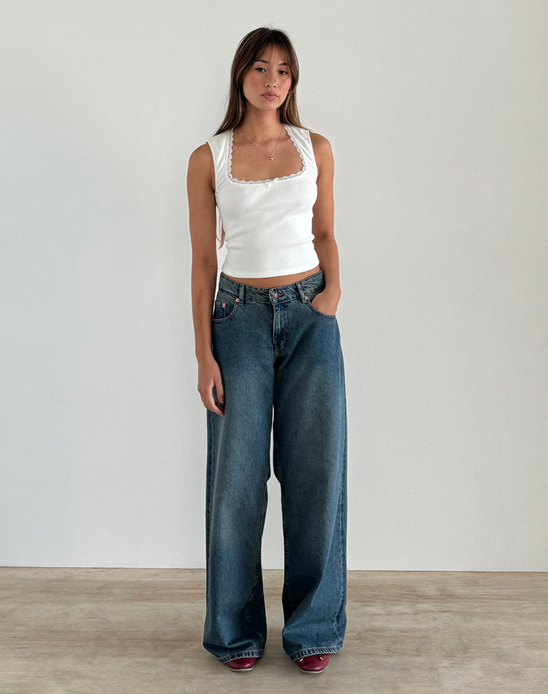 Afbeelding van Jinila Top in Off White met strik en kanten randje