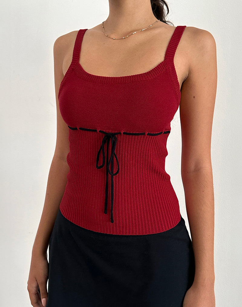 Joanie Rib Cami Top in Rood met Zwarte Strik