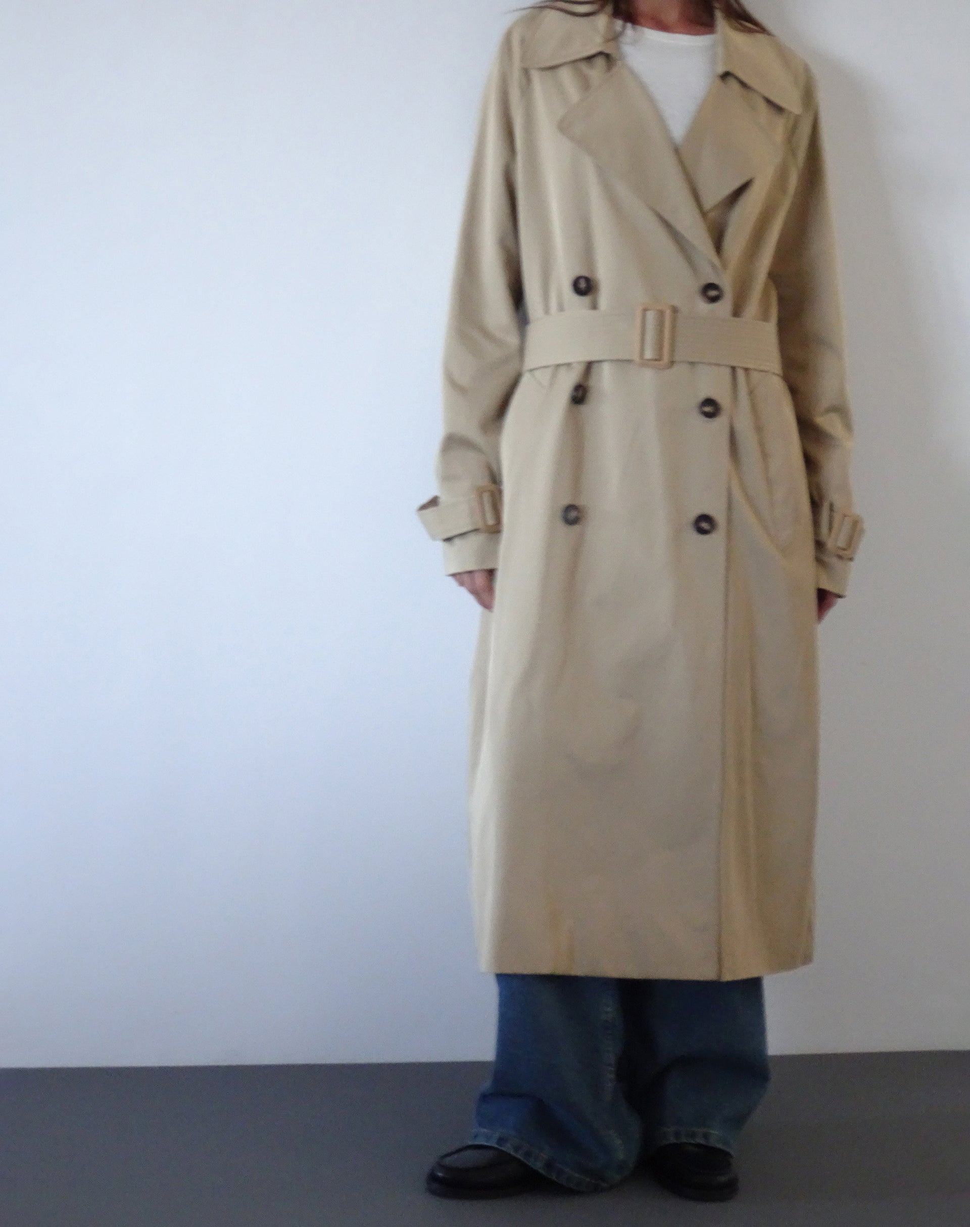 Afbeelding van Orcati Trenchcoat met twee rijen knopen in Tan