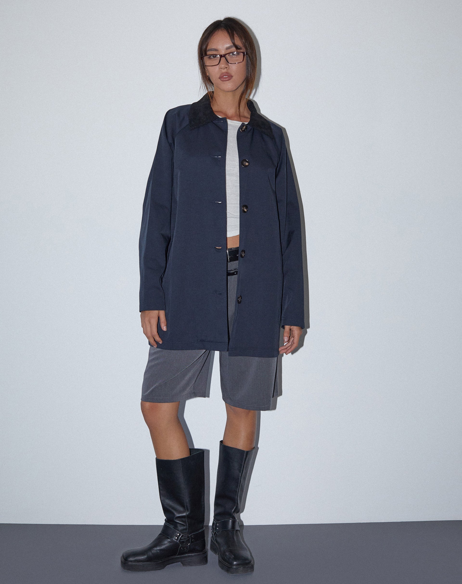 Afbeelding van Izora Korte Trench Coat in Navy