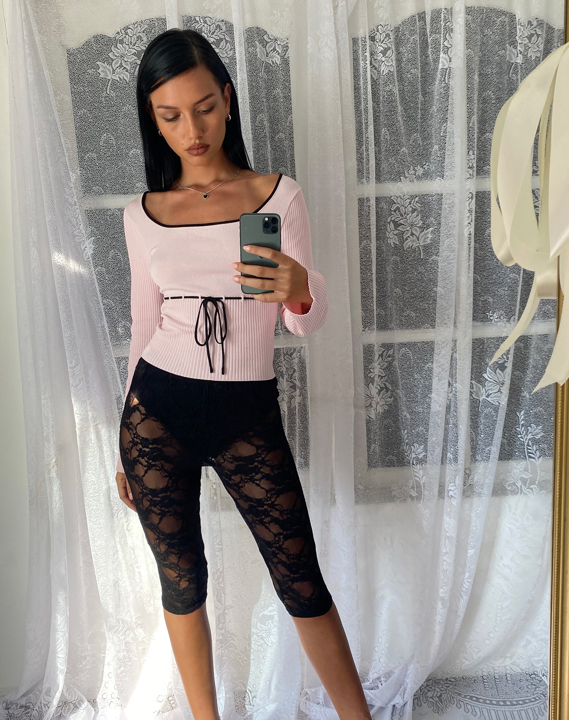 Afbeelding van Juhye Gebreide Lange Mouw Top in Blush Pink met Zwarte Binding