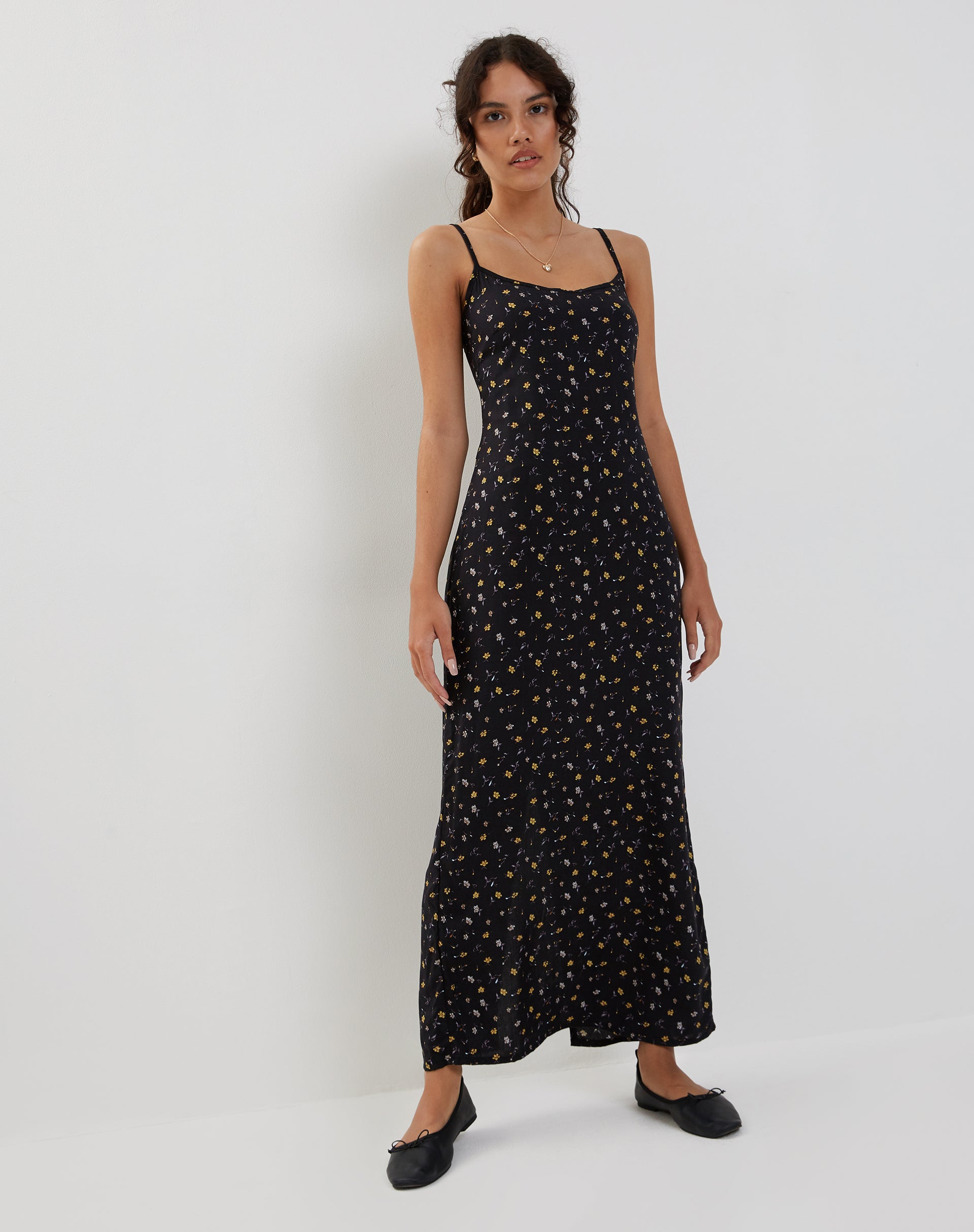 Afbeelding van Kafka Maxi Dress in Pretty Petal Zwart