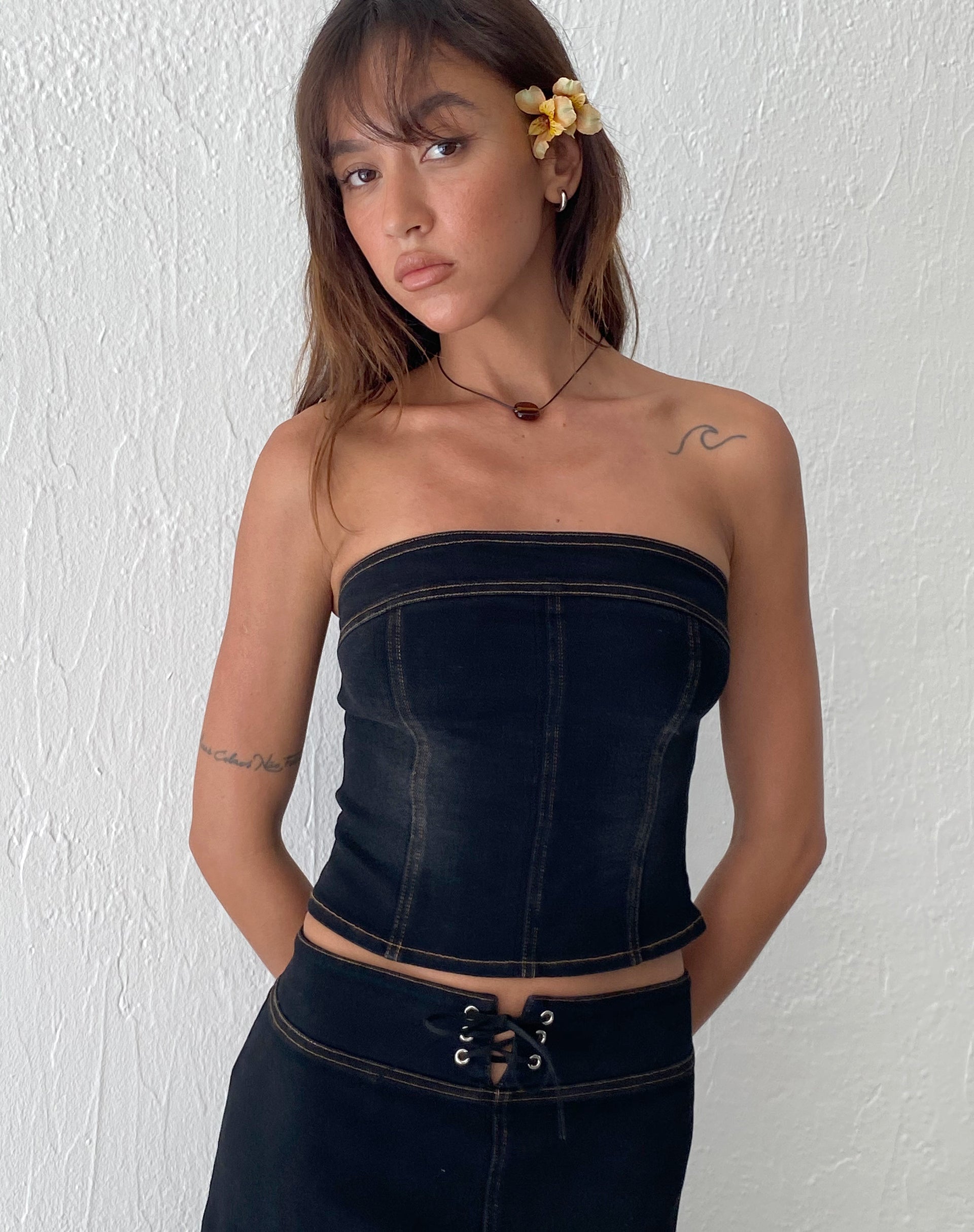 Afbeelding van Kaiha Denim Bandeau Korset Top in Black Wash
