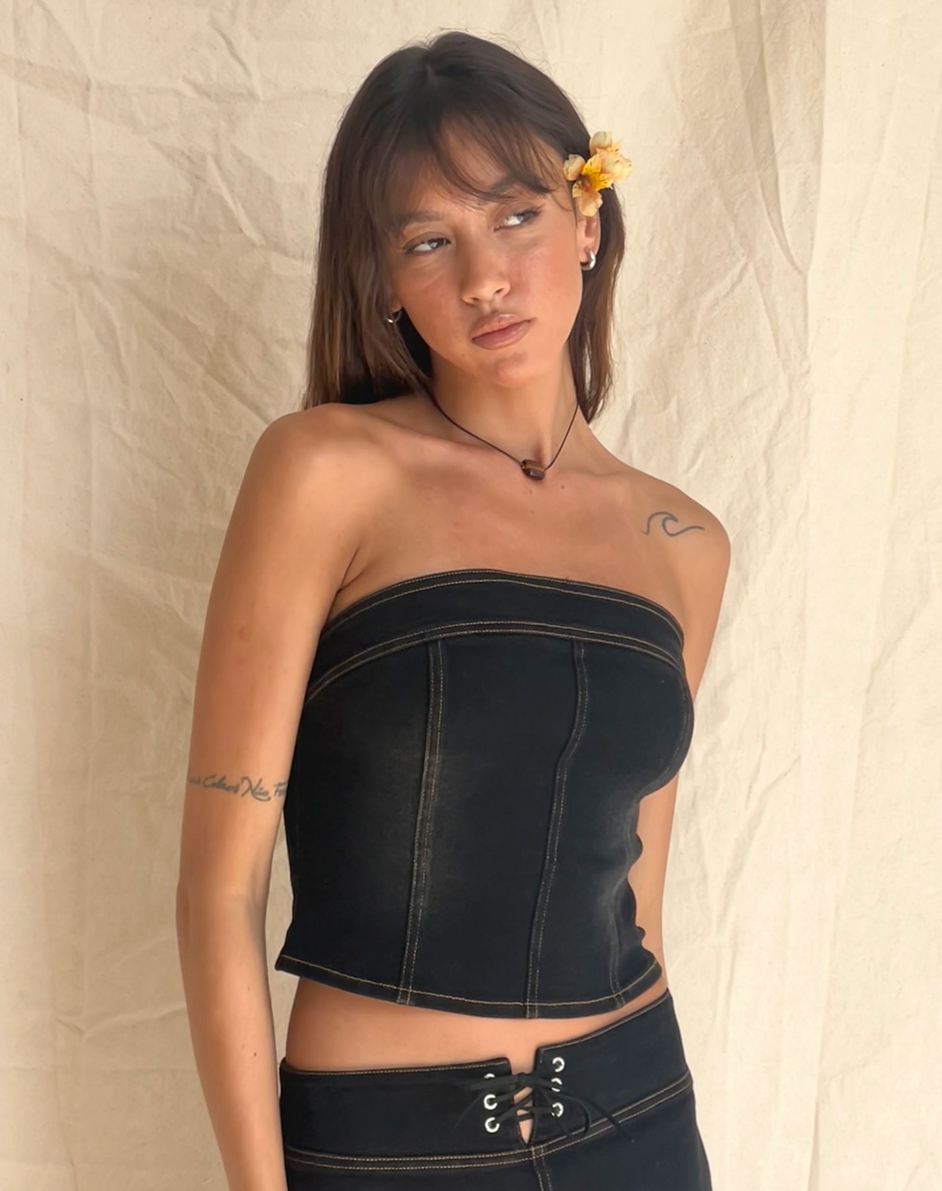 Afbeelding van Kaiha Denim Bandeau Korset Top in Black Wash