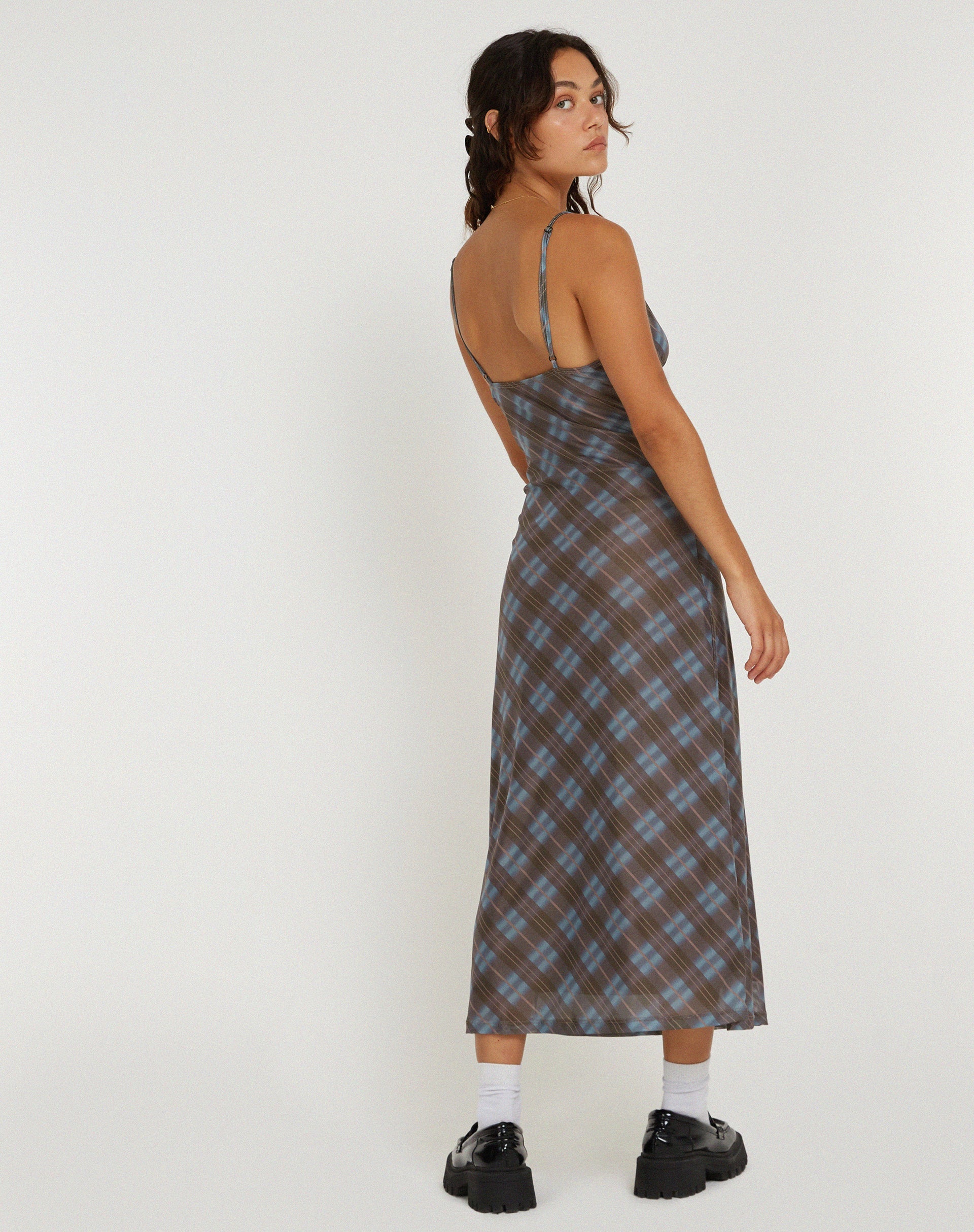 beeld van KALANA DRESS GROEN BLURRED CHECK DARK OLIVE
