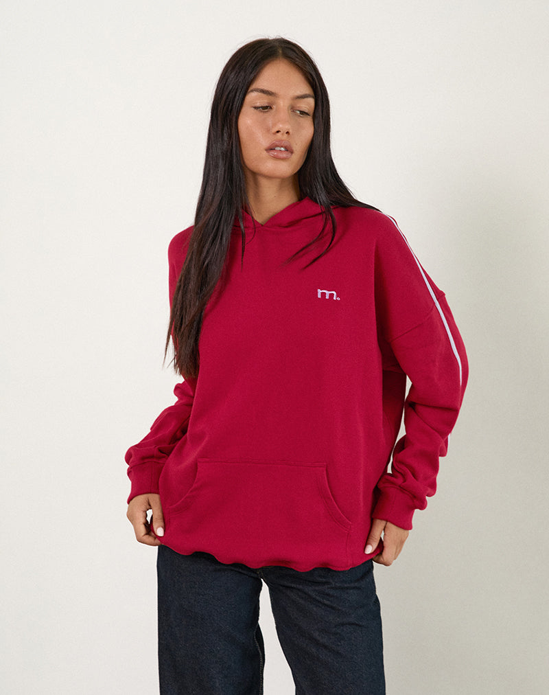 Kamari Hoodie in Adrenaline Rood met Violet M borduursel