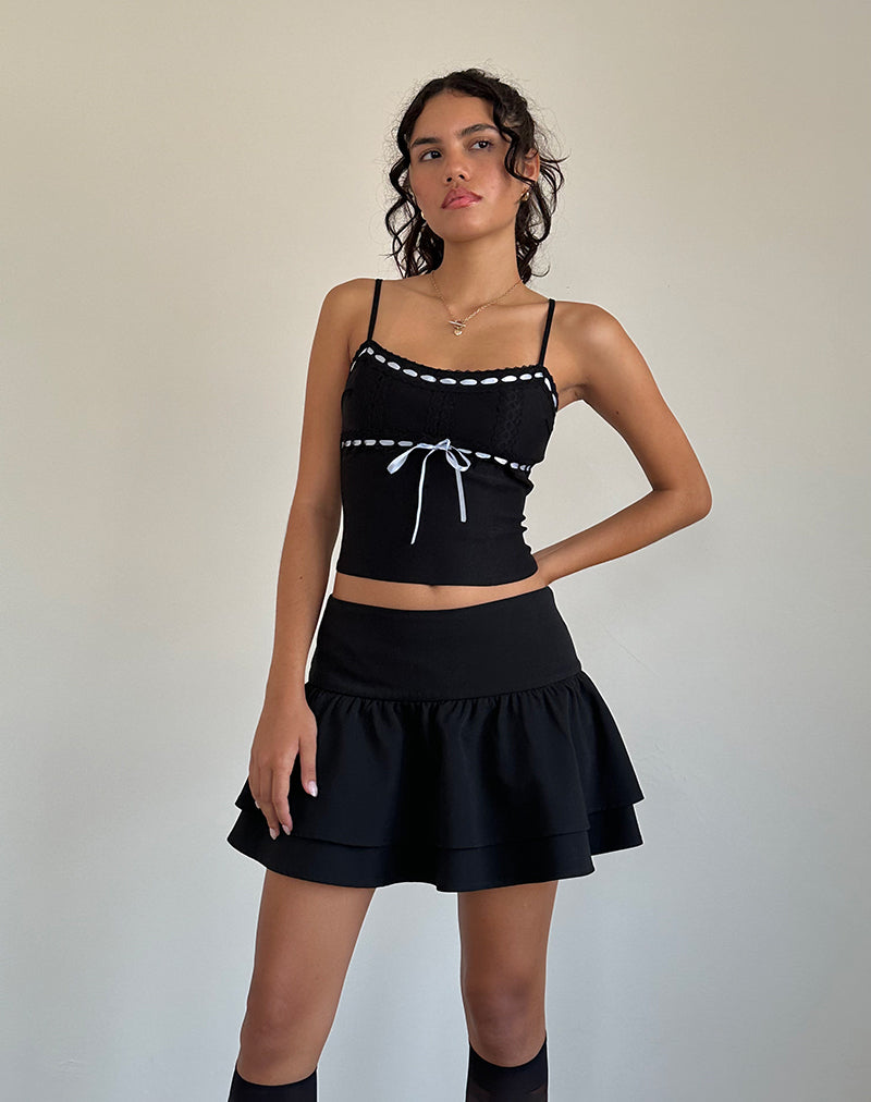 Afbeelding van Karda Cami Top in Zwart met Contrast Lint