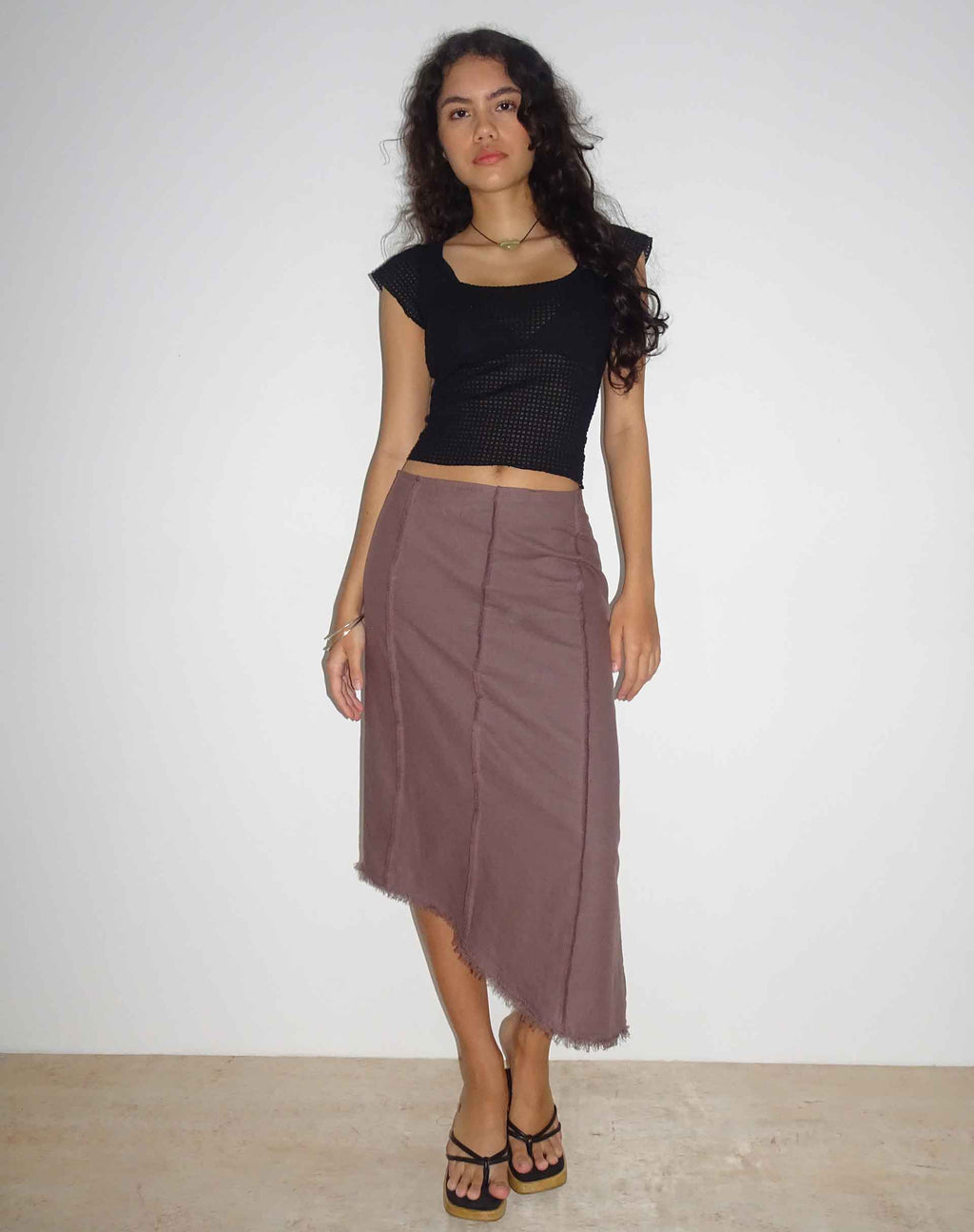Karlesa asymmetrische midi-rok in diep taupe