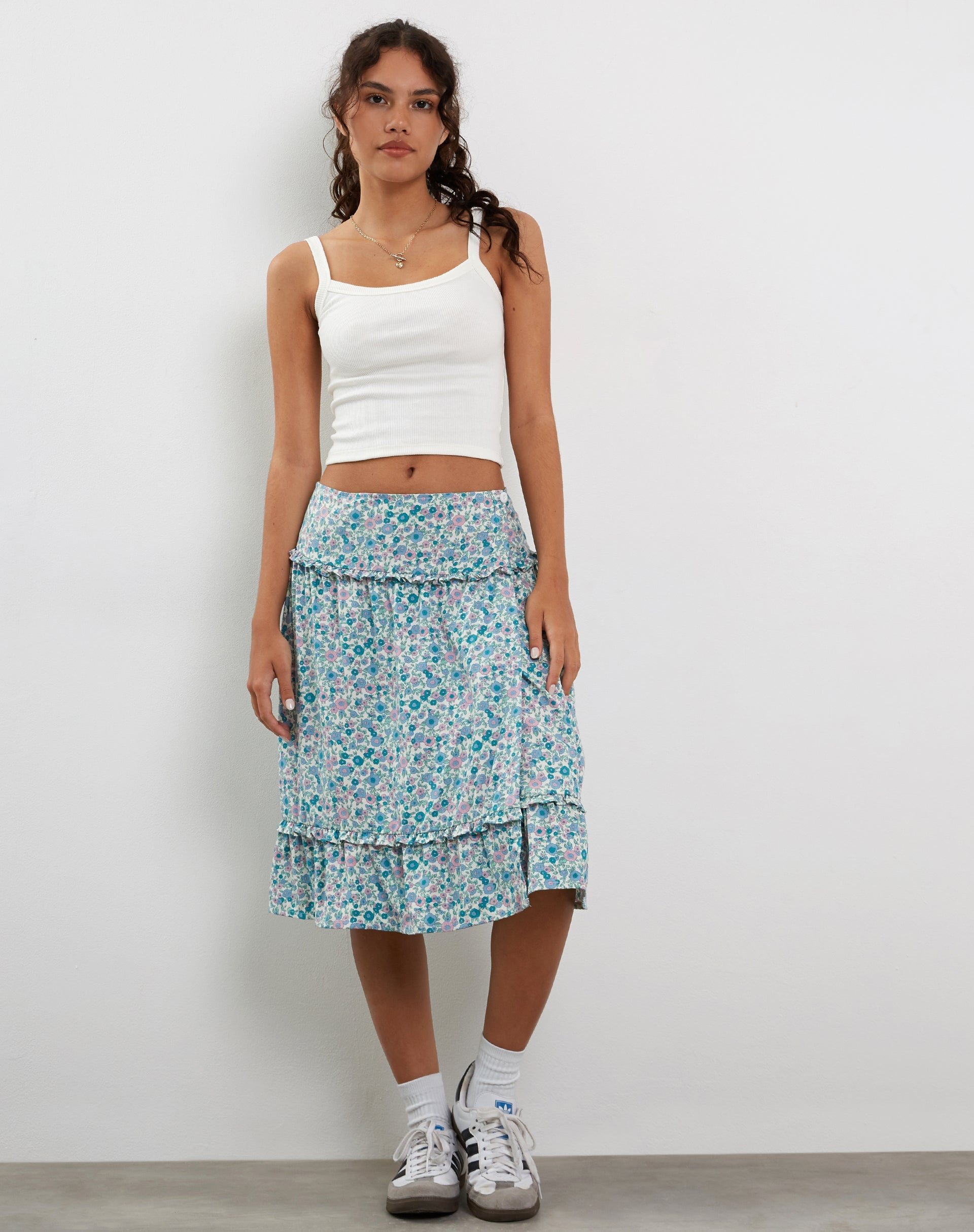 Afbeelding van Kasya Frill Hem Midi Wrap Rok in Flower Power Blauw