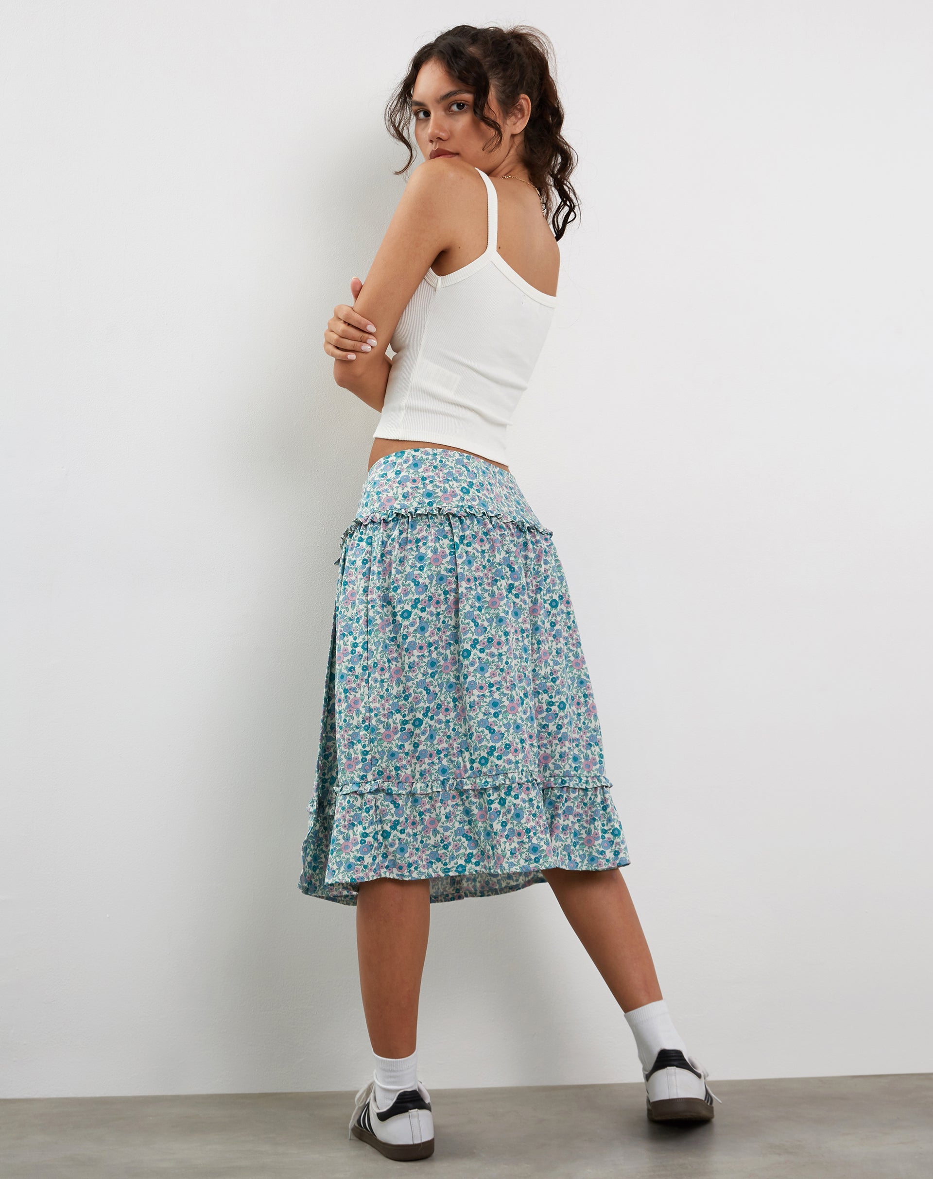 Afbeelding van Kasya Frill Hem Midi Wrap Rok in Flower Power Blauw