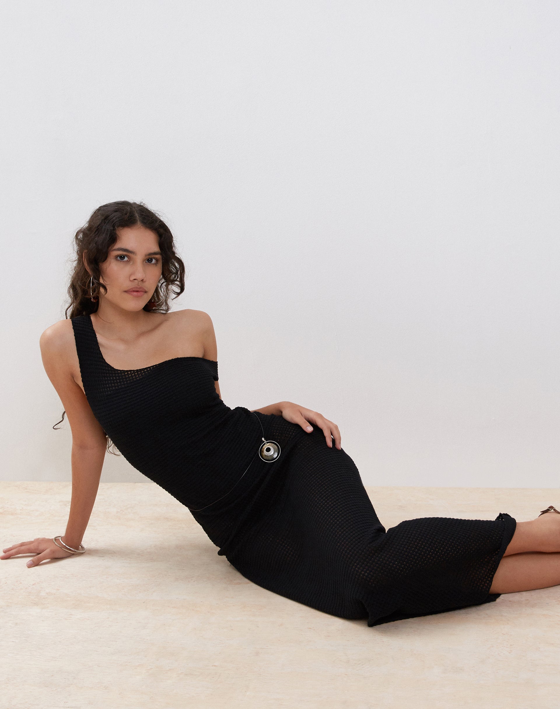 Afbeelding van Katja Maxi Dress in Zwart Textured Crochet