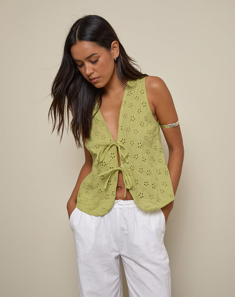 Afbeelding van Kayve Top met striksluiting in Little Daisy Broderie Lime