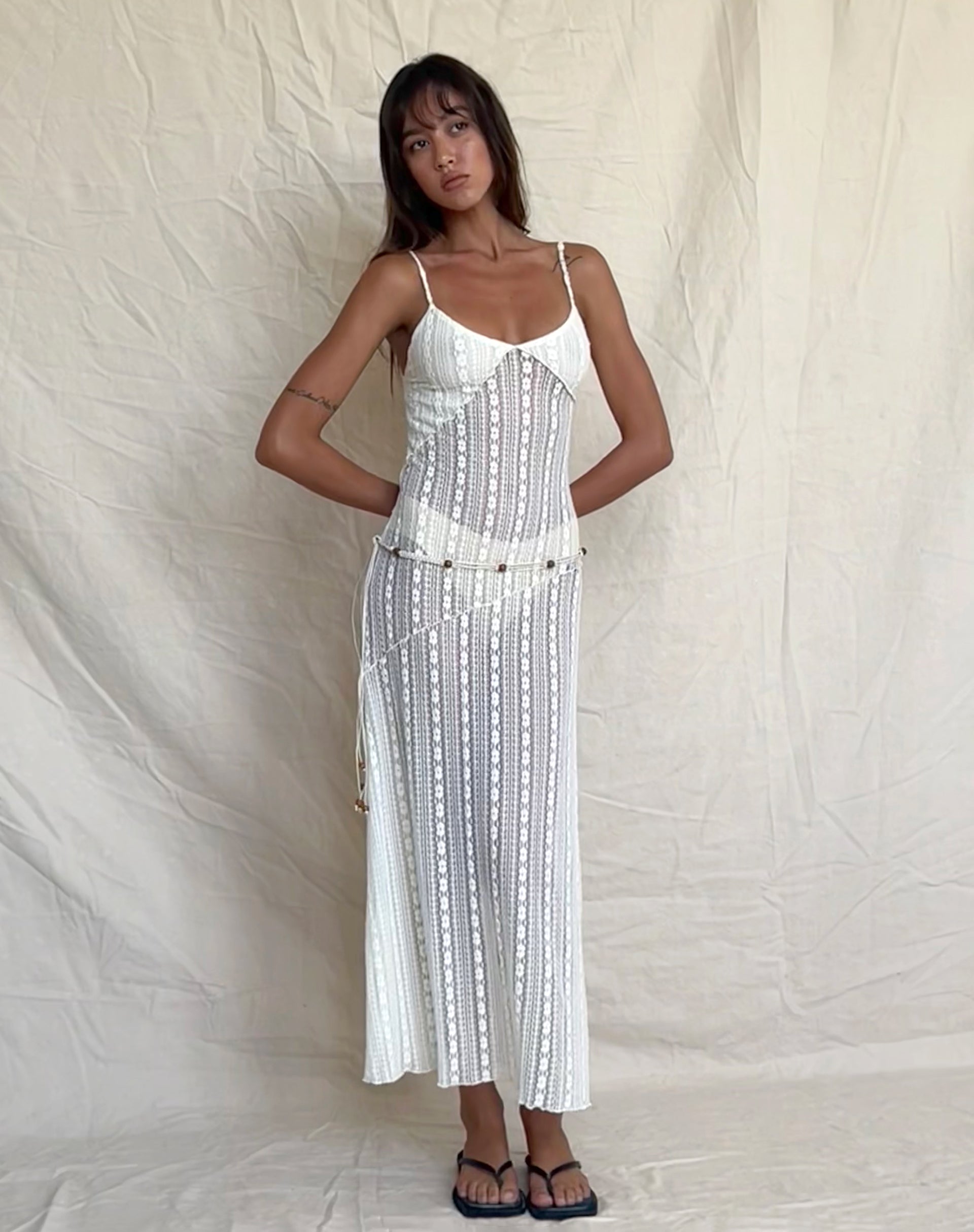 Afbeelding van Kehlani Sheer Midi Dress in Crème Kant