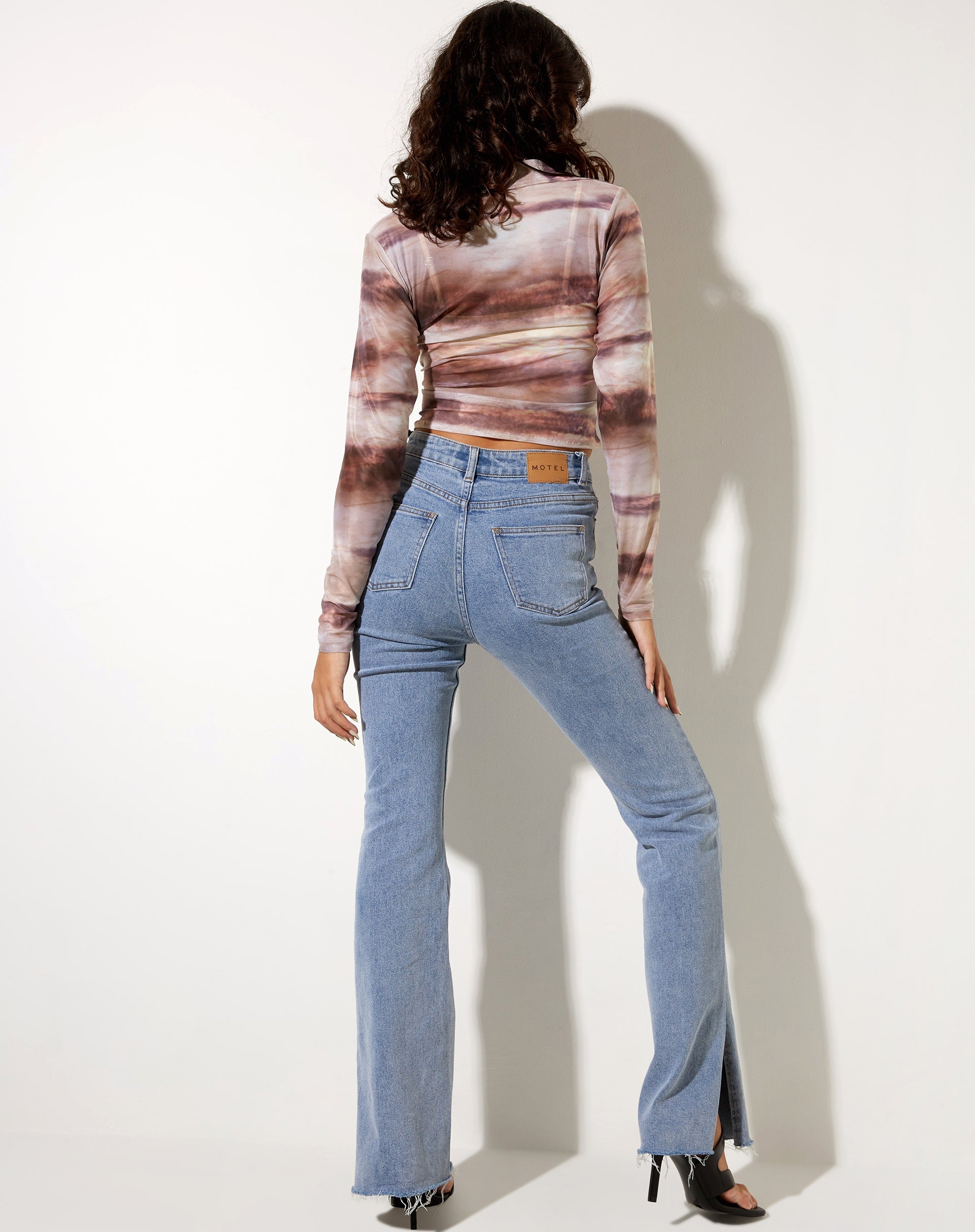 Afbeelding van Kelly Shirt in Abstract Animal Mesh