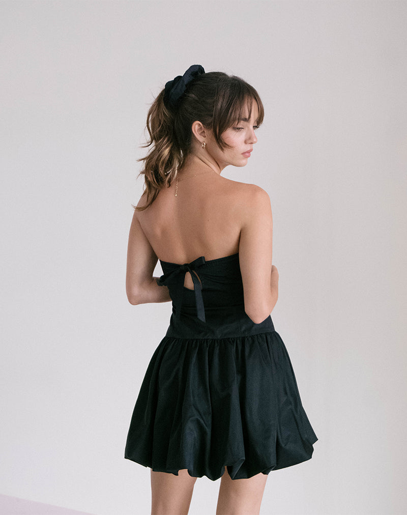 Krayofa Puffball Mini Dress in Zwart