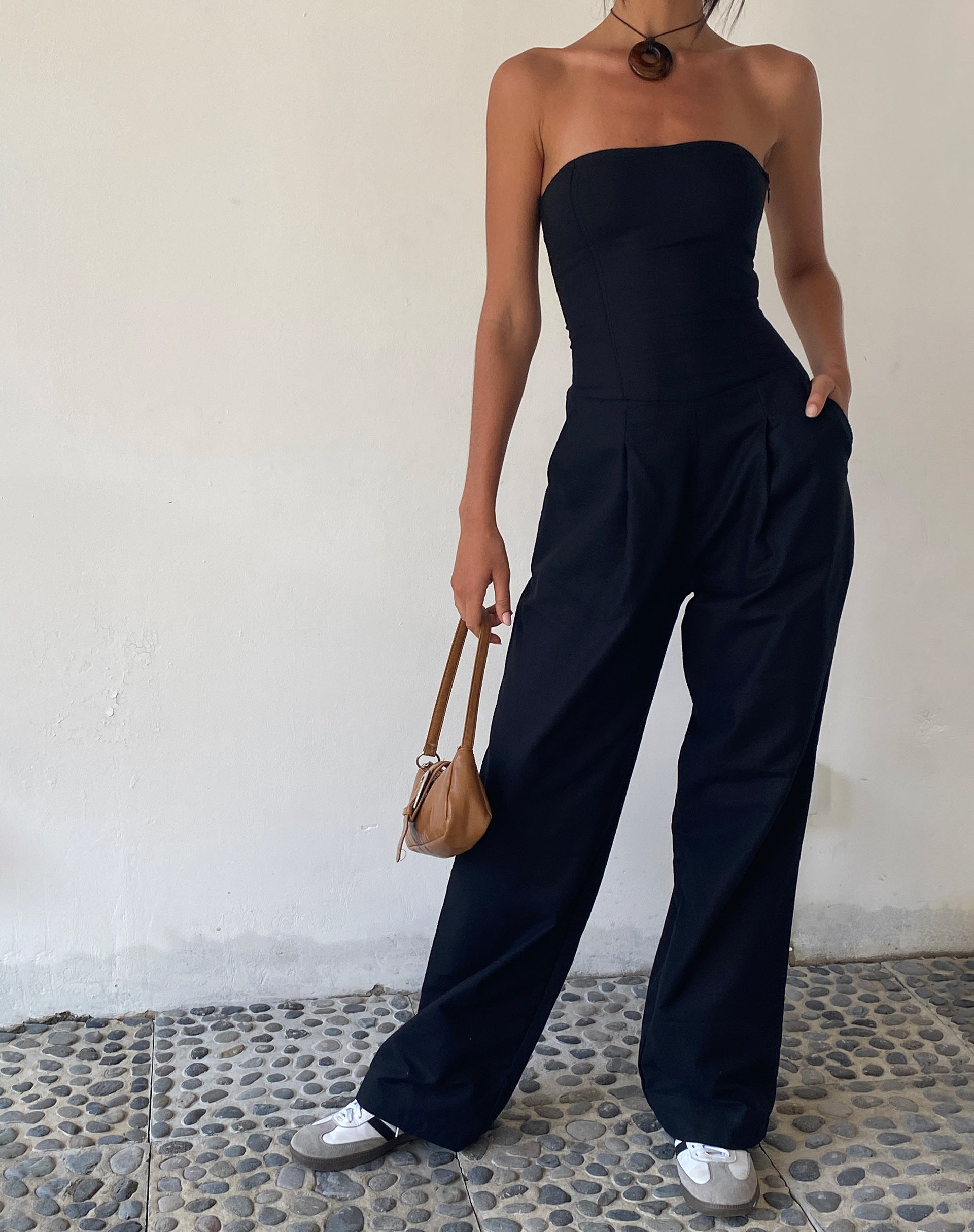 Afbeelding van MOTEL X JACQUIE Kyaria Bandeau Jumpsuit in Zwart