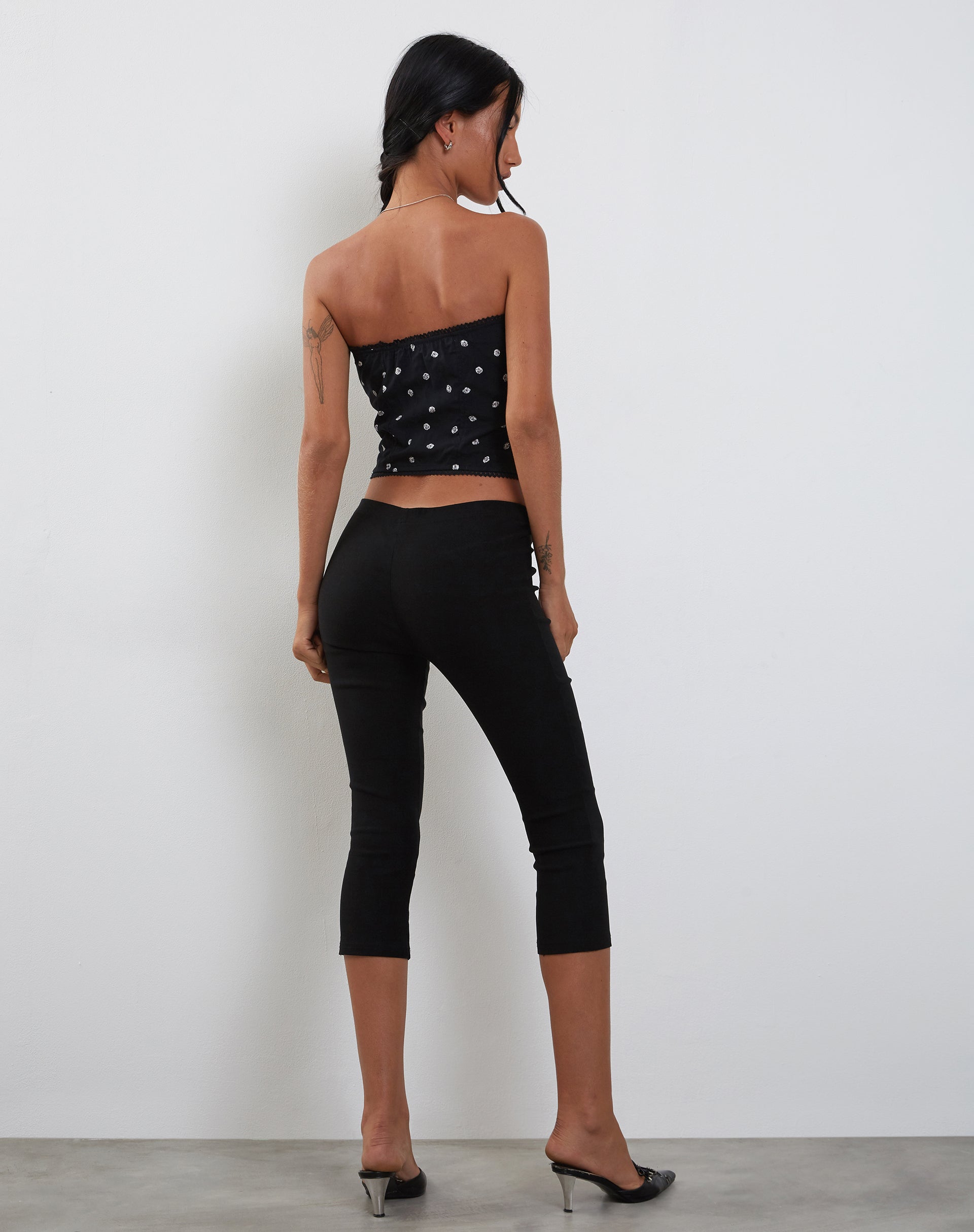 Afbeelding van Lacey Button Front Corset Top in Ditsy Rose Zwart
