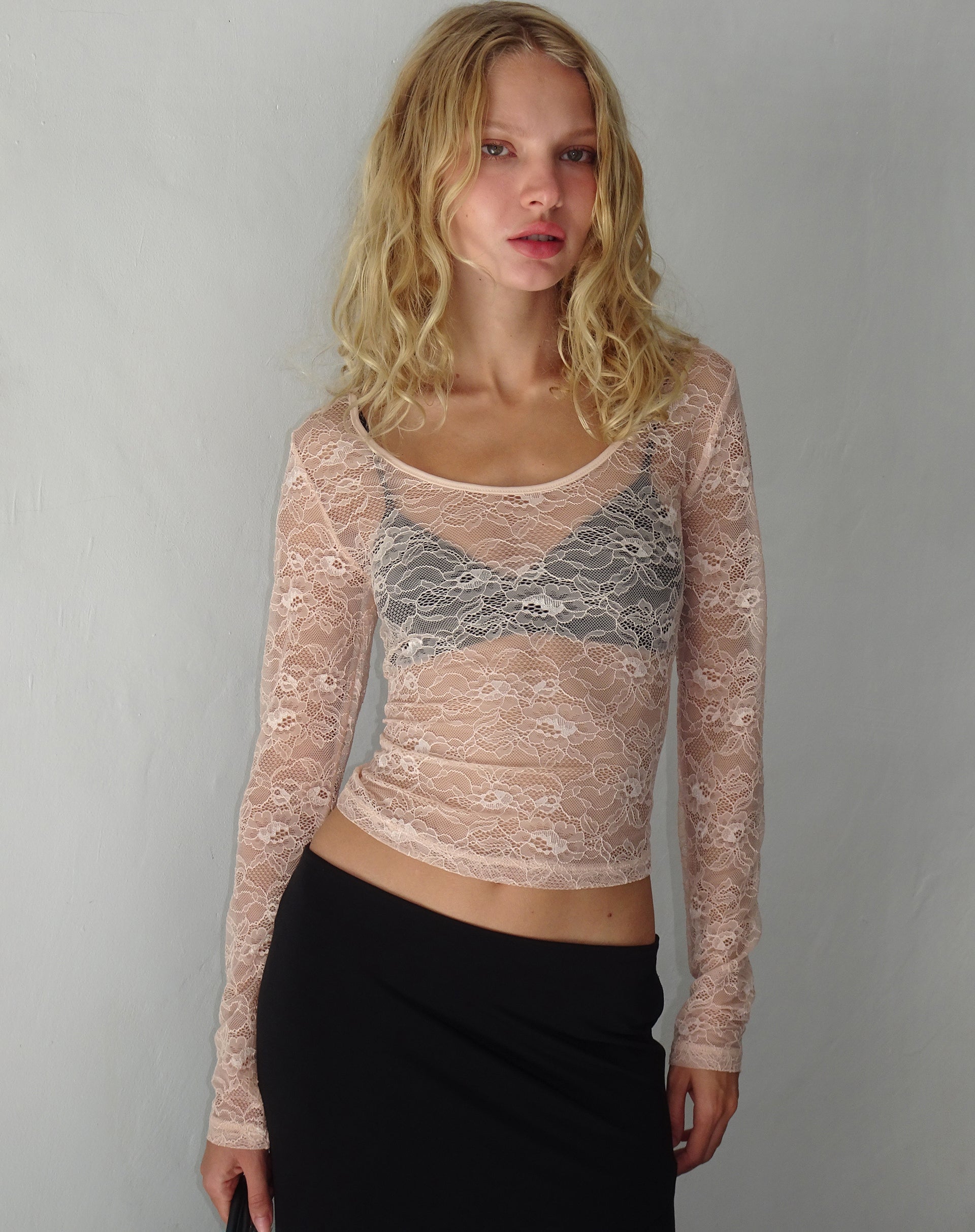 Afbeelding van Lainey Lange Mouw Kanten Top in Blush