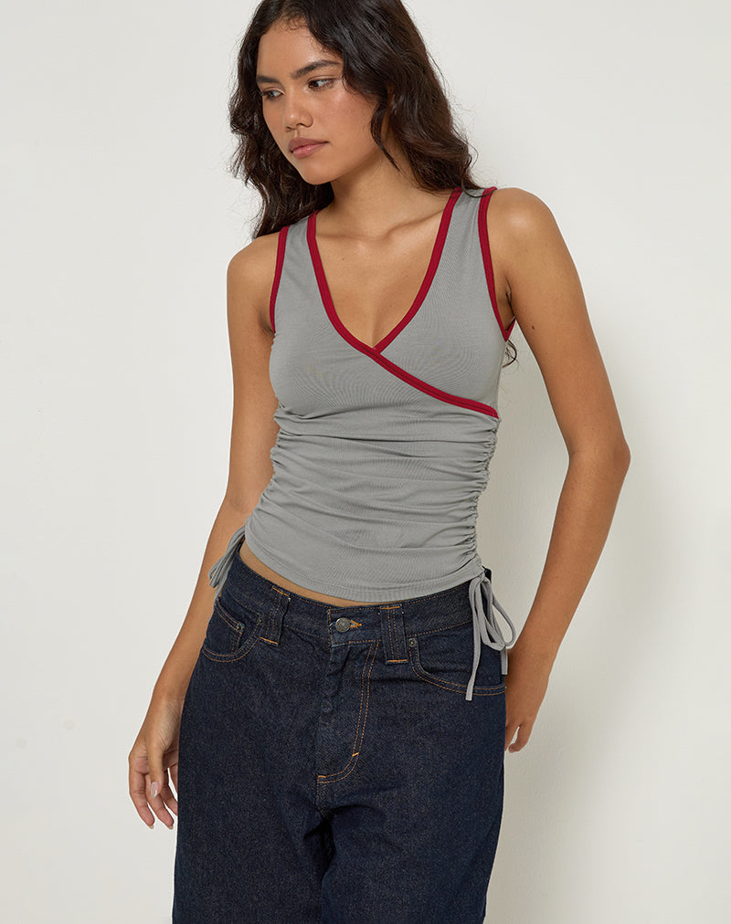 Afbeelding van Laird Wrap Top in Grijs met Adrenaline Rode Binding