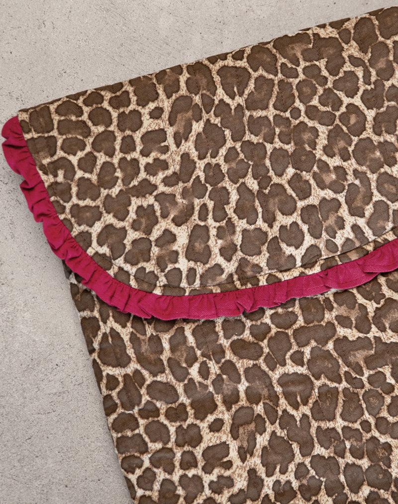 Afbeelding van Laptoptas in luipaardprint met rode franje