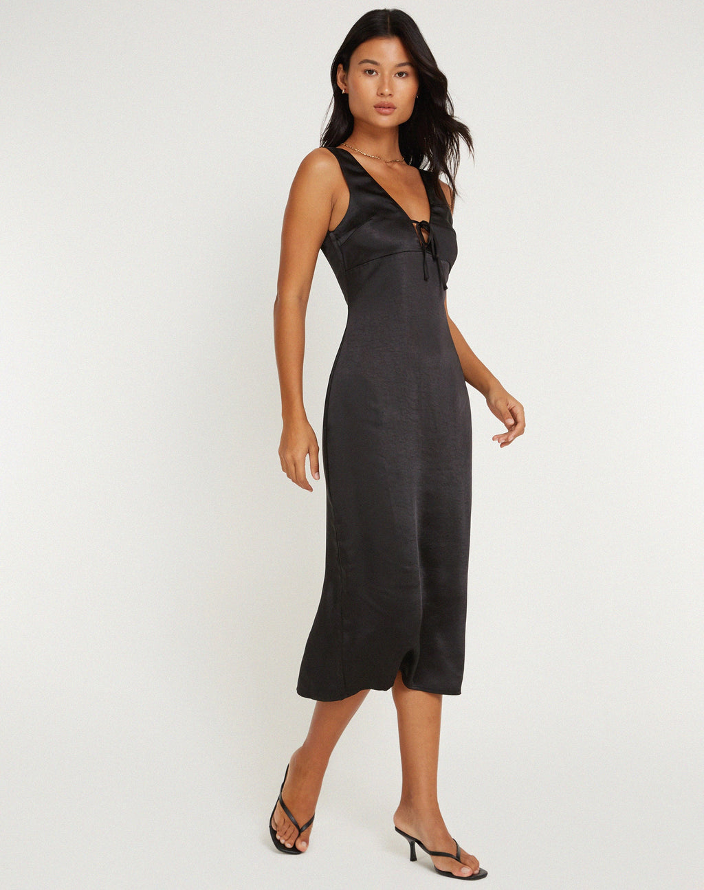 Lasanda Midi Dress in Zwart