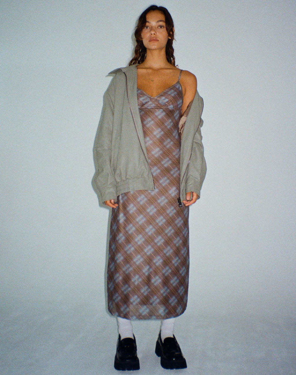 Kalana Midi Dress in Groen Vaag Ruit Donker Olijf