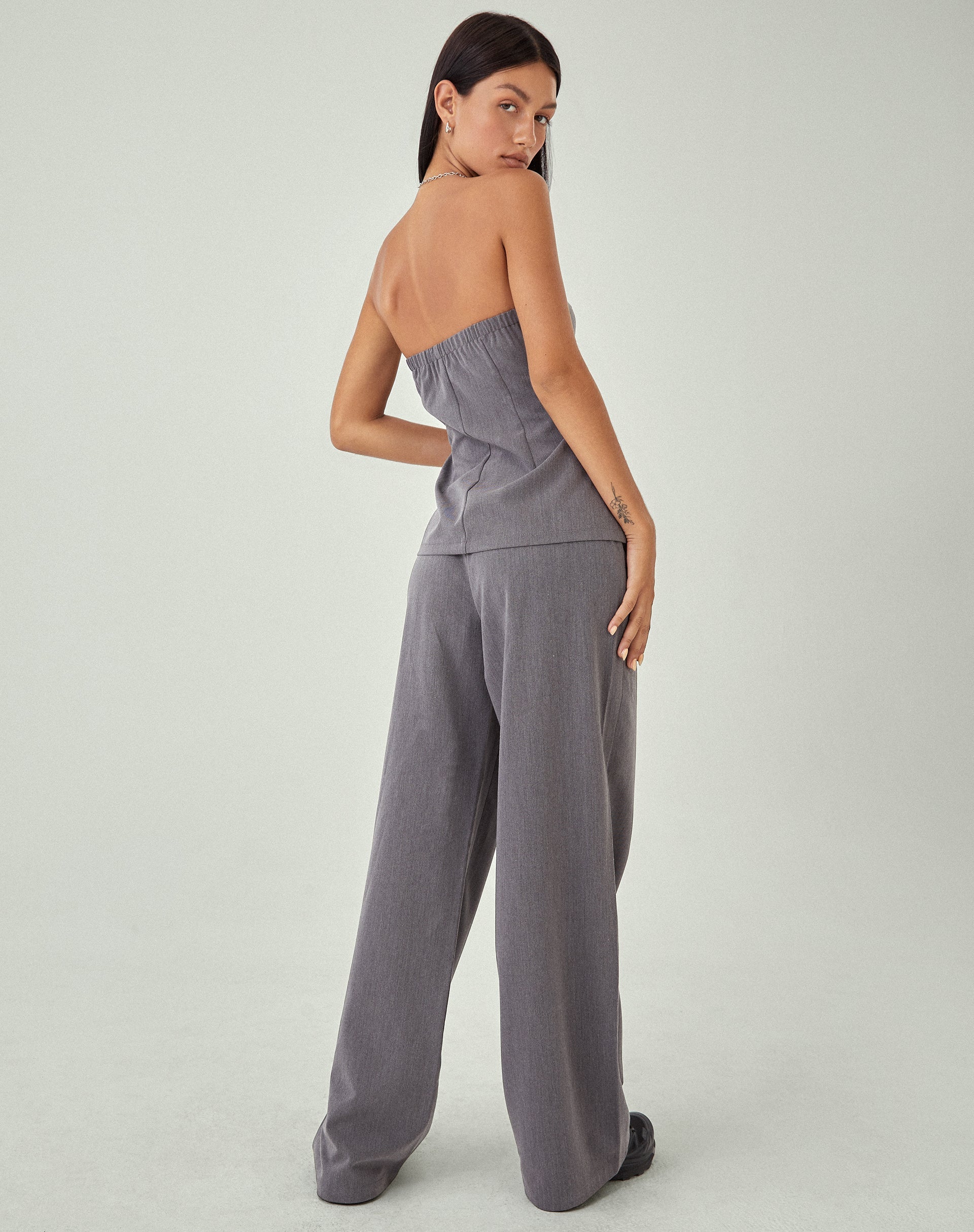 beeld van MOTEL X JACQUIE Lavan Corset Top in Charcoal