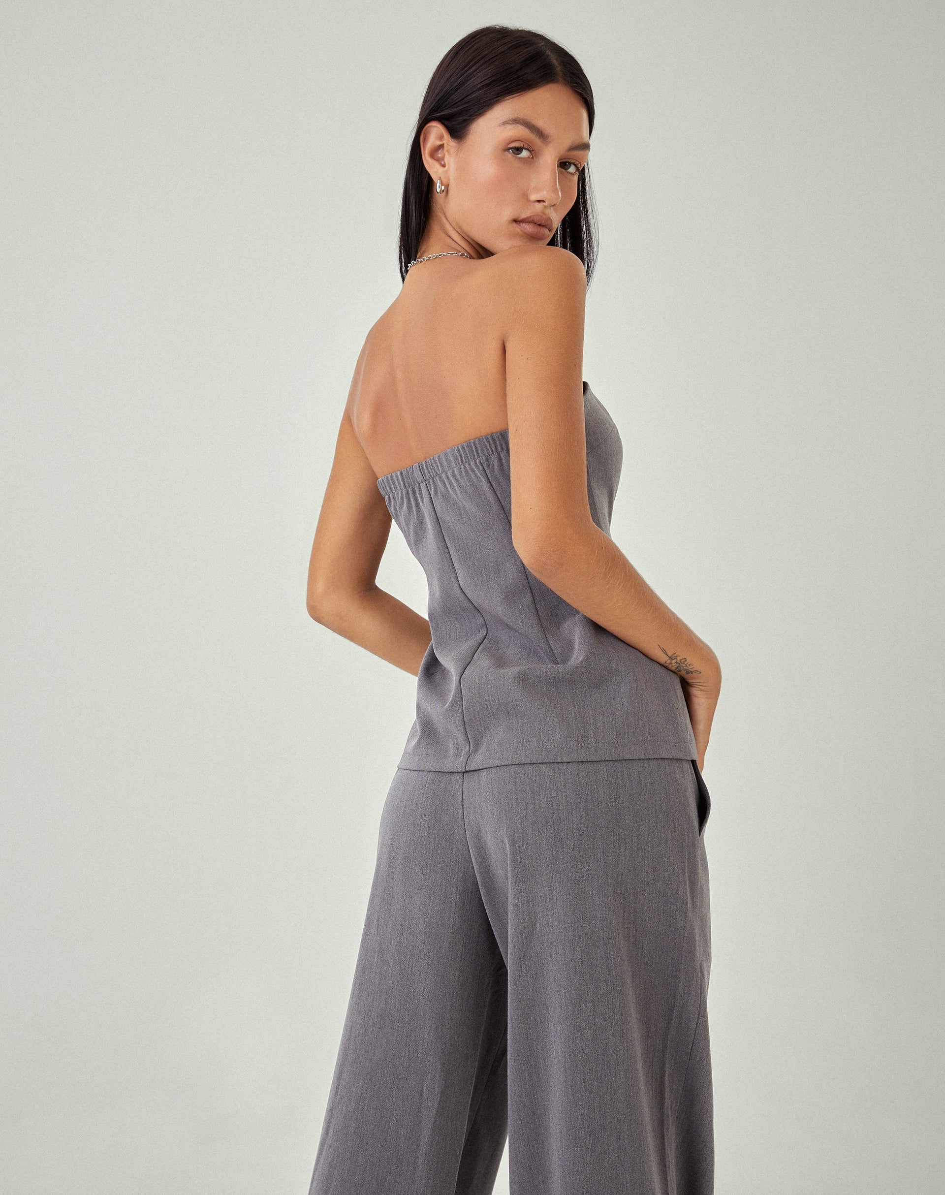beeld van MOTEL X JACQUIE Lavan Corset Top in Charcoal