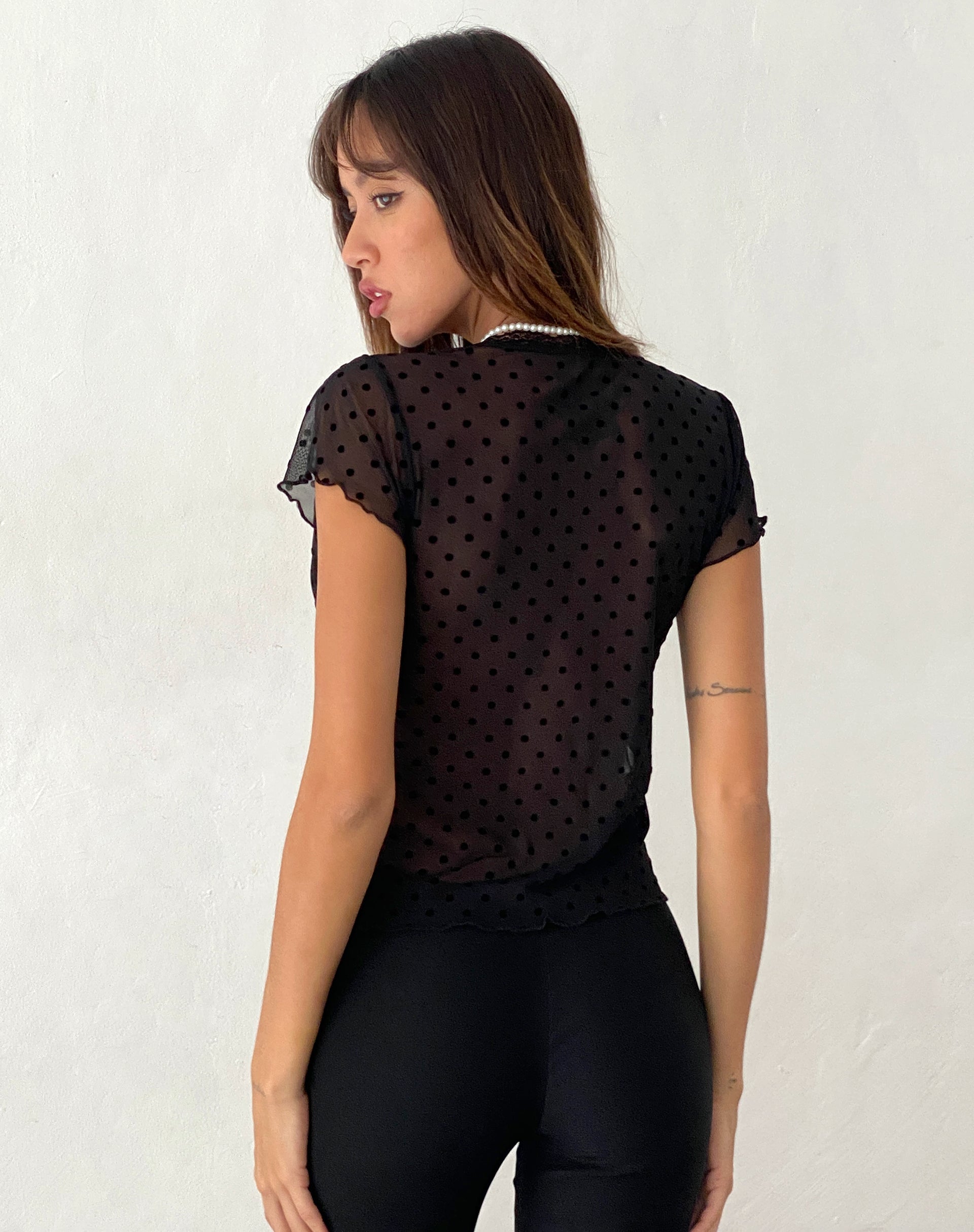 Afbeelding van Lavanya Vlinder Top in Polka Black Flock