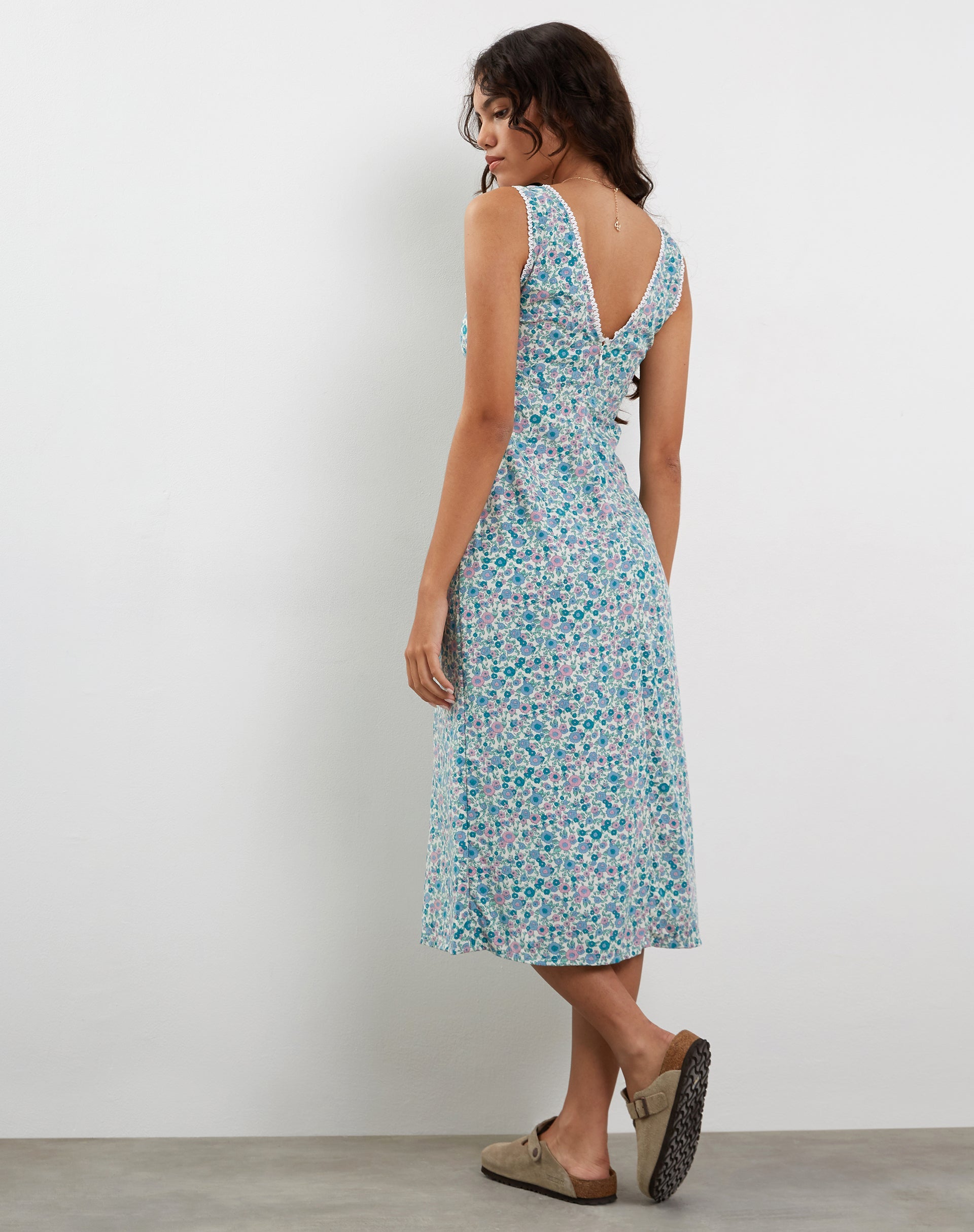 Afbeelding van Lavisha Midi Dress in Flower Power Blauw
