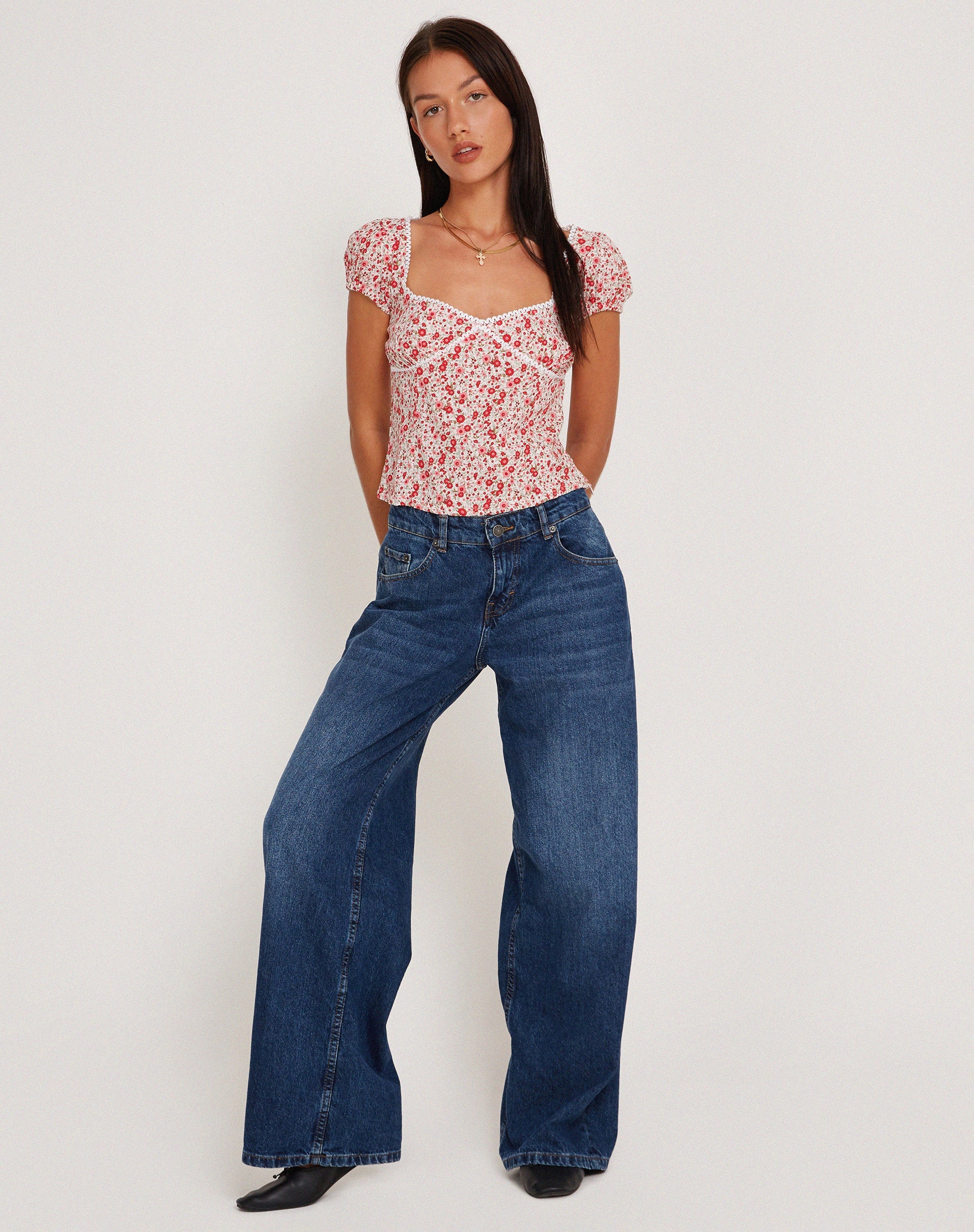 Afbeelding van Laz Top in Blush Red Ditsy Floral